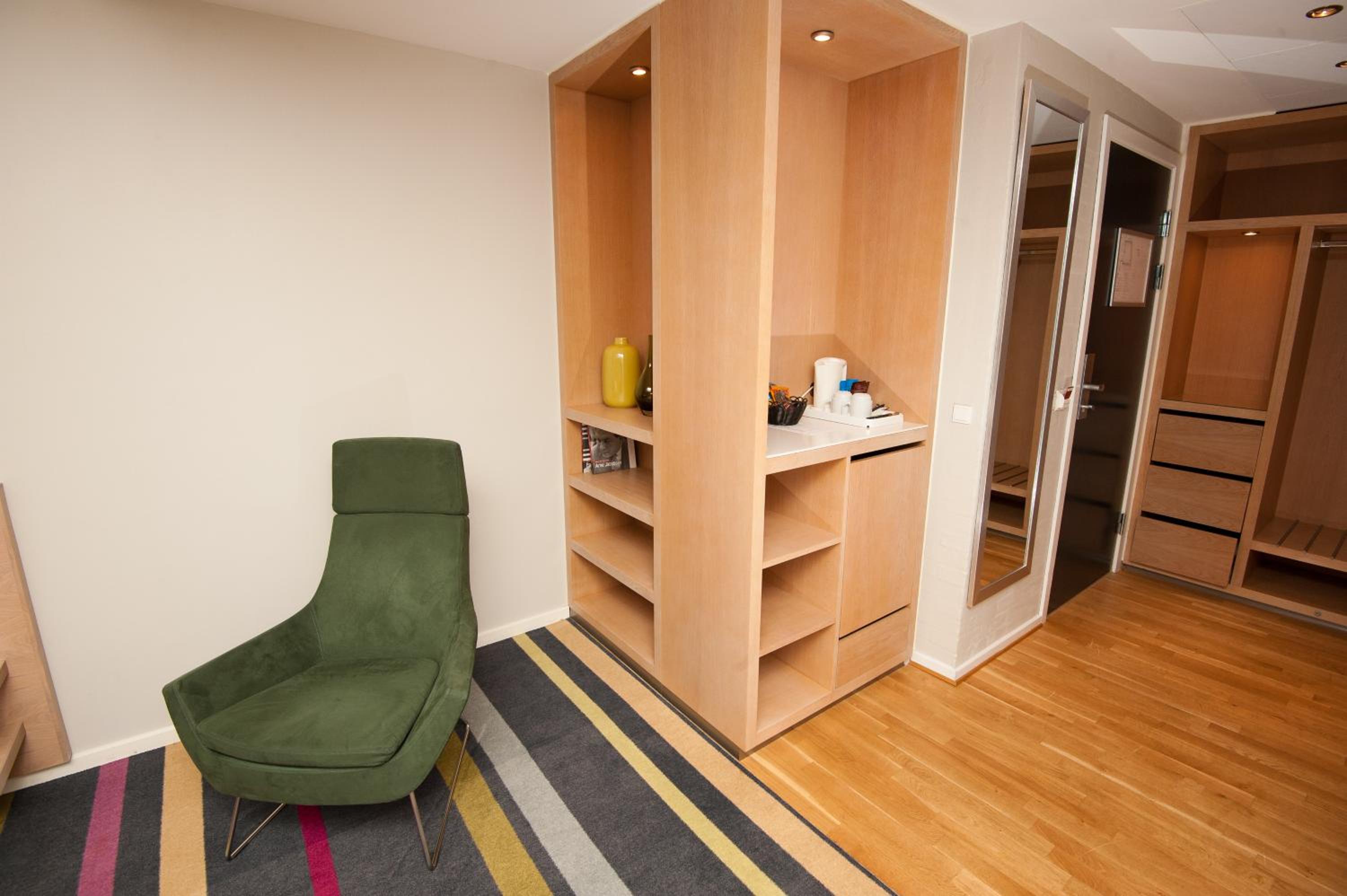 Suite - Photo 3