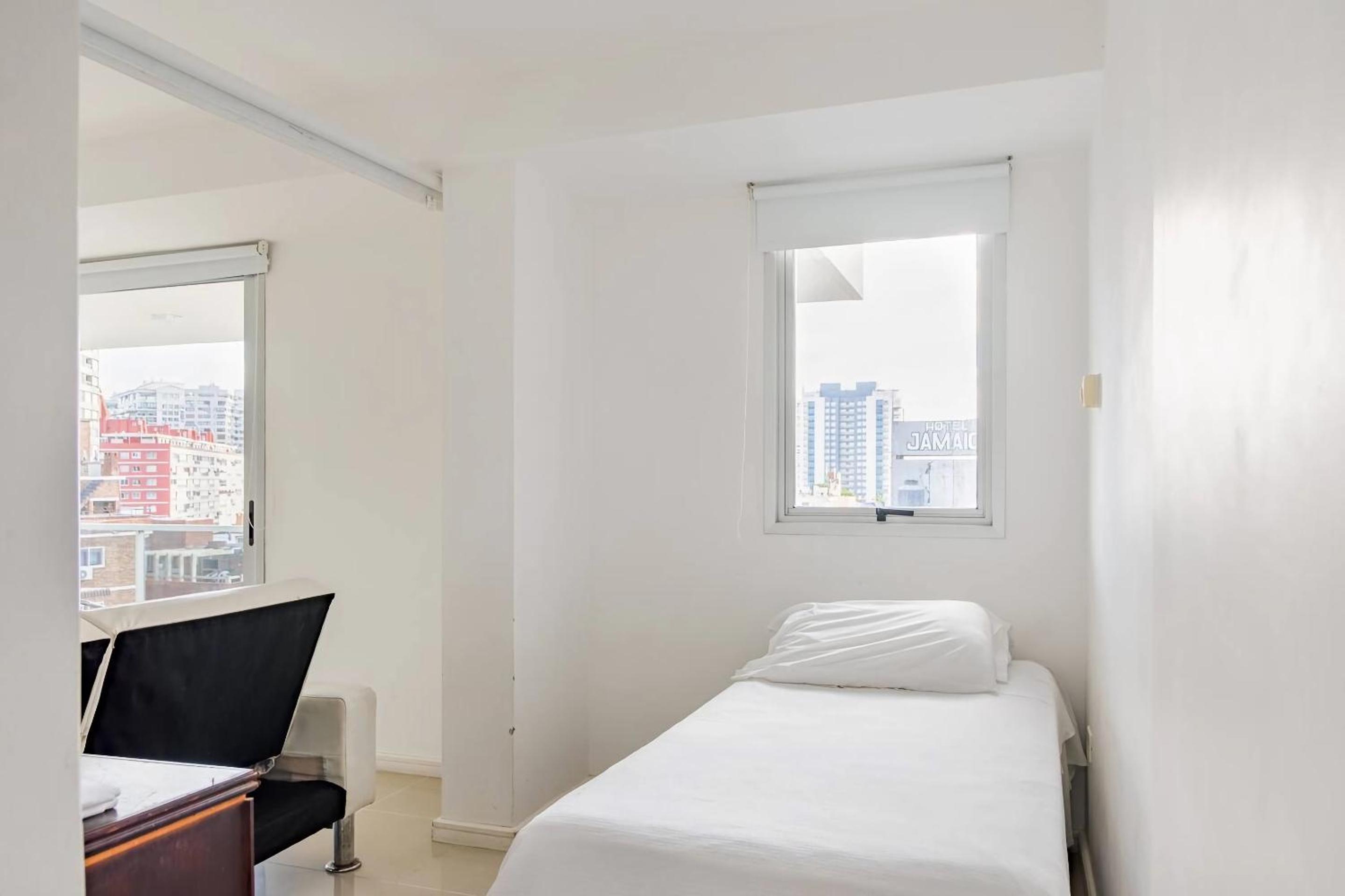 One-Bedroom Apartment with City View
