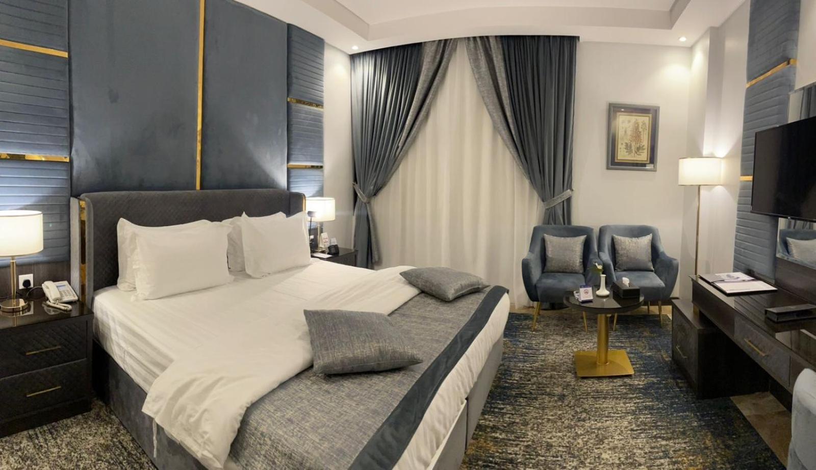 Superior King Room