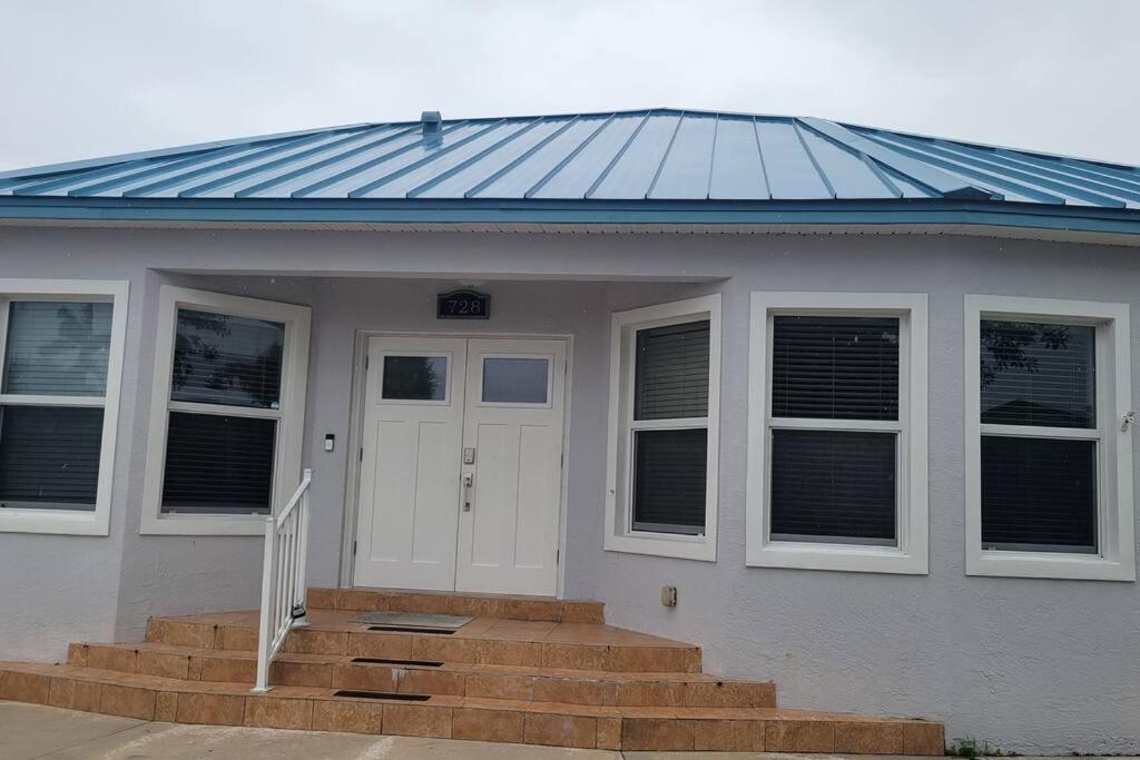 Two-Bedroom House photo 2