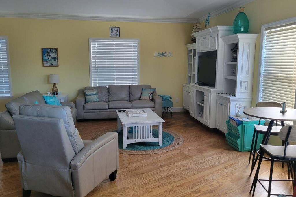 Two-Bedroom House photo 3