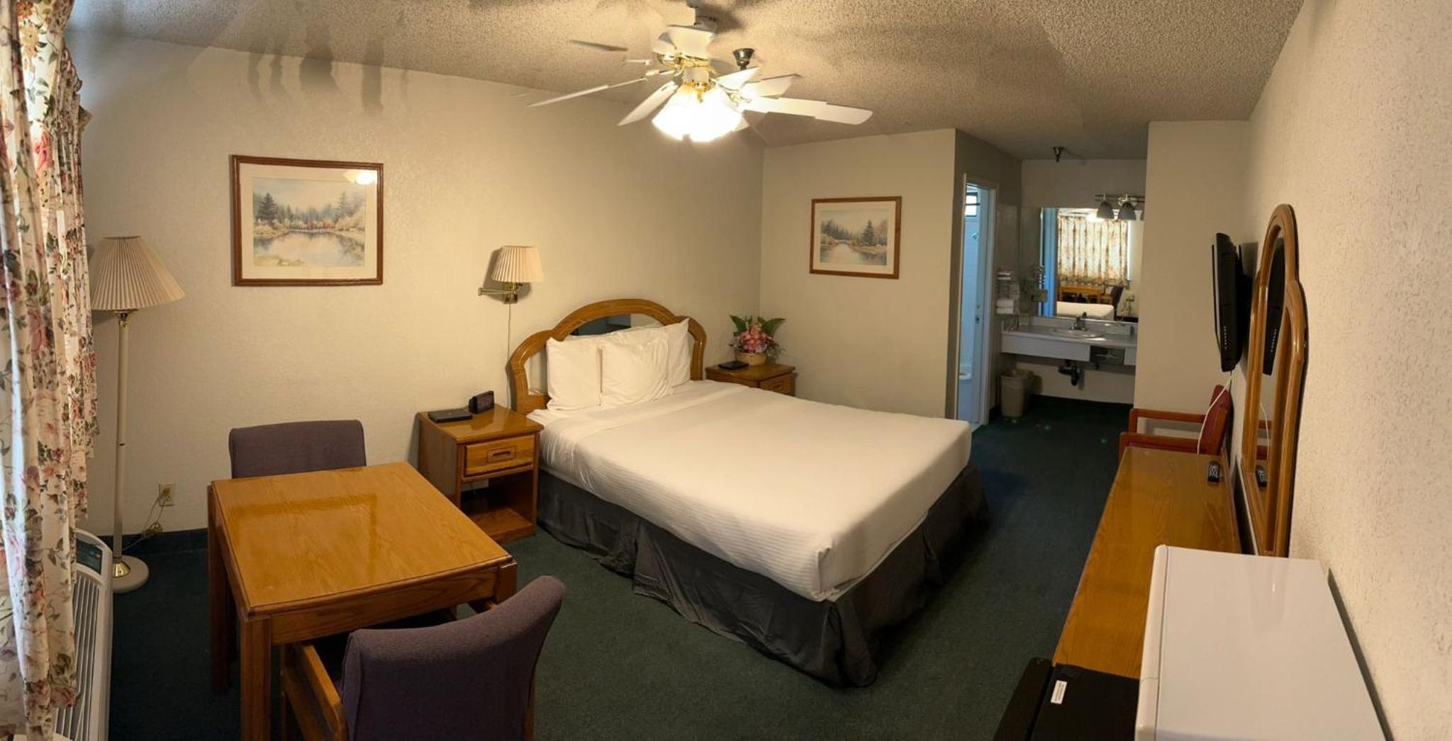 Queen Room photo 3
