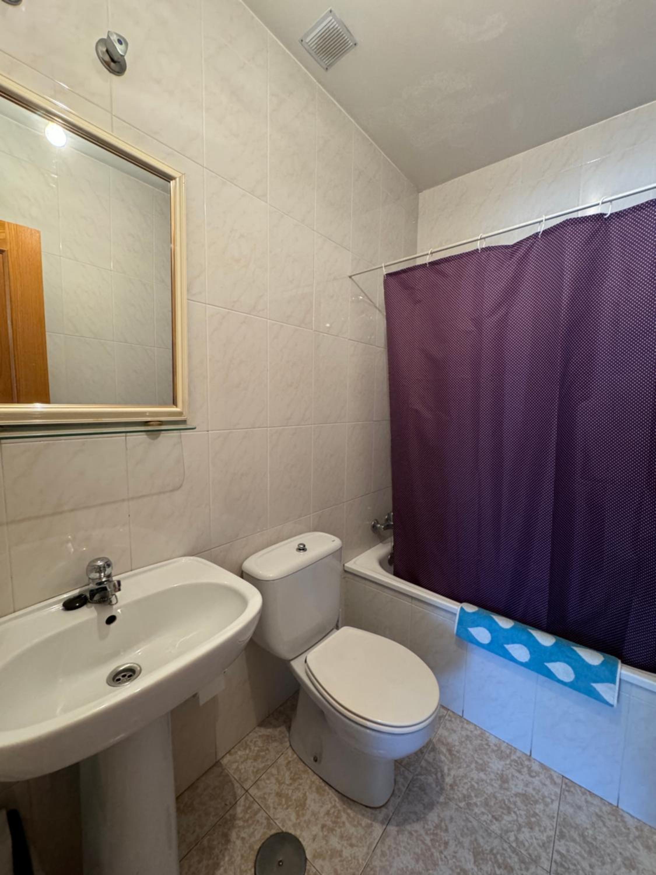 Triple Room with Private Bathroom photo 2
