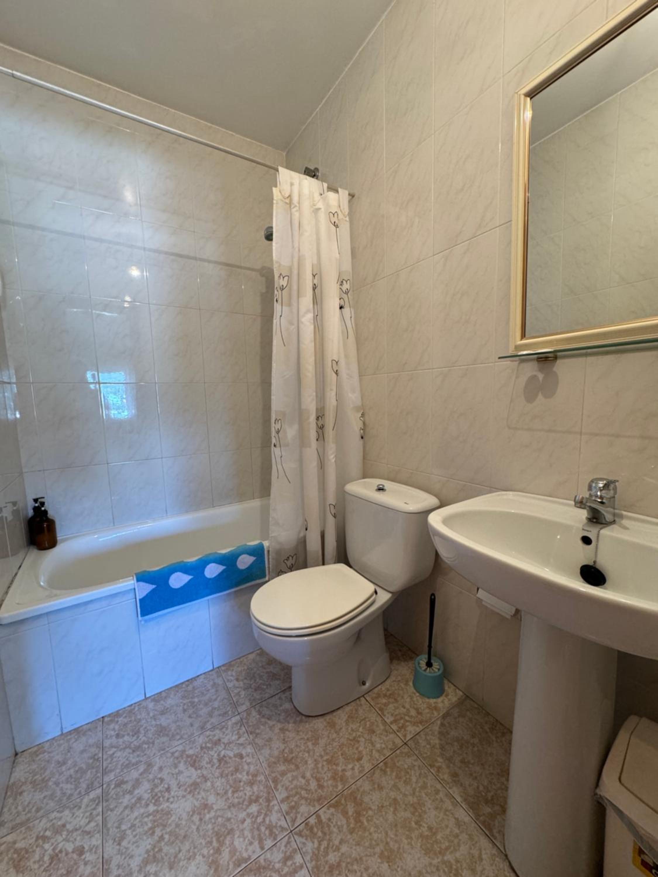 Double Room with Private Bathroom photo 2