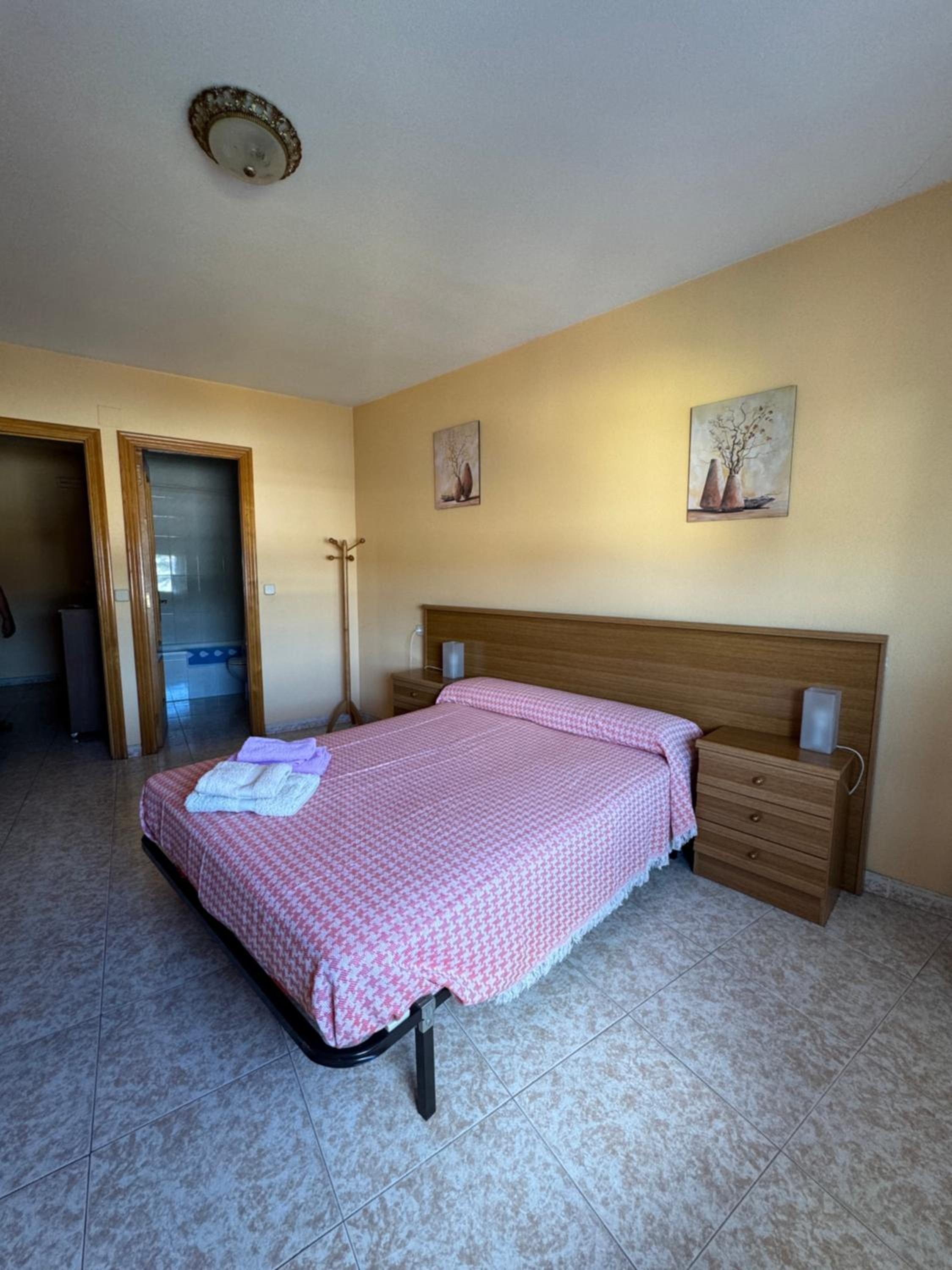 Double Room with Private Bathroom photo 3