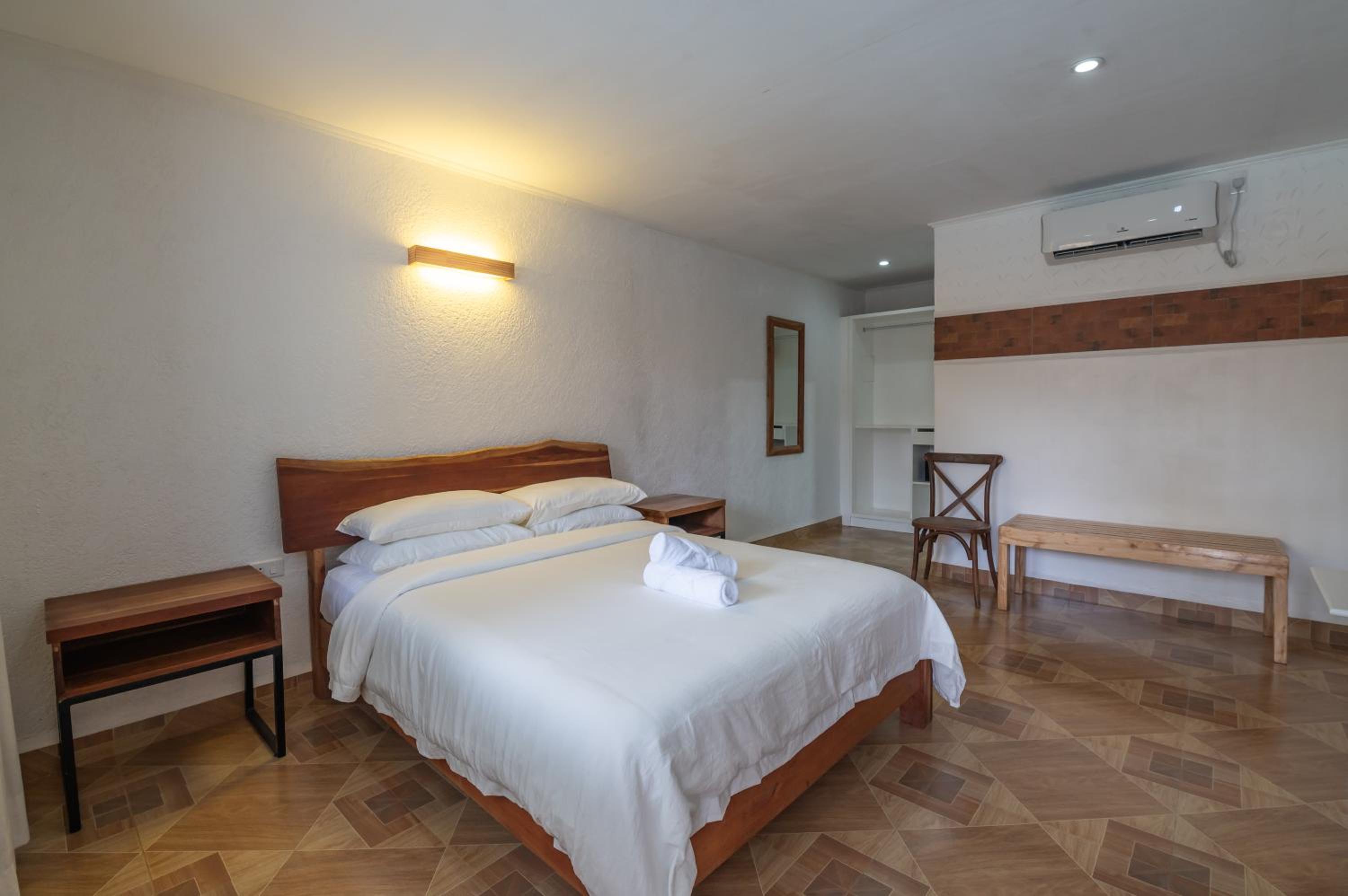 Double Room - Photo 6