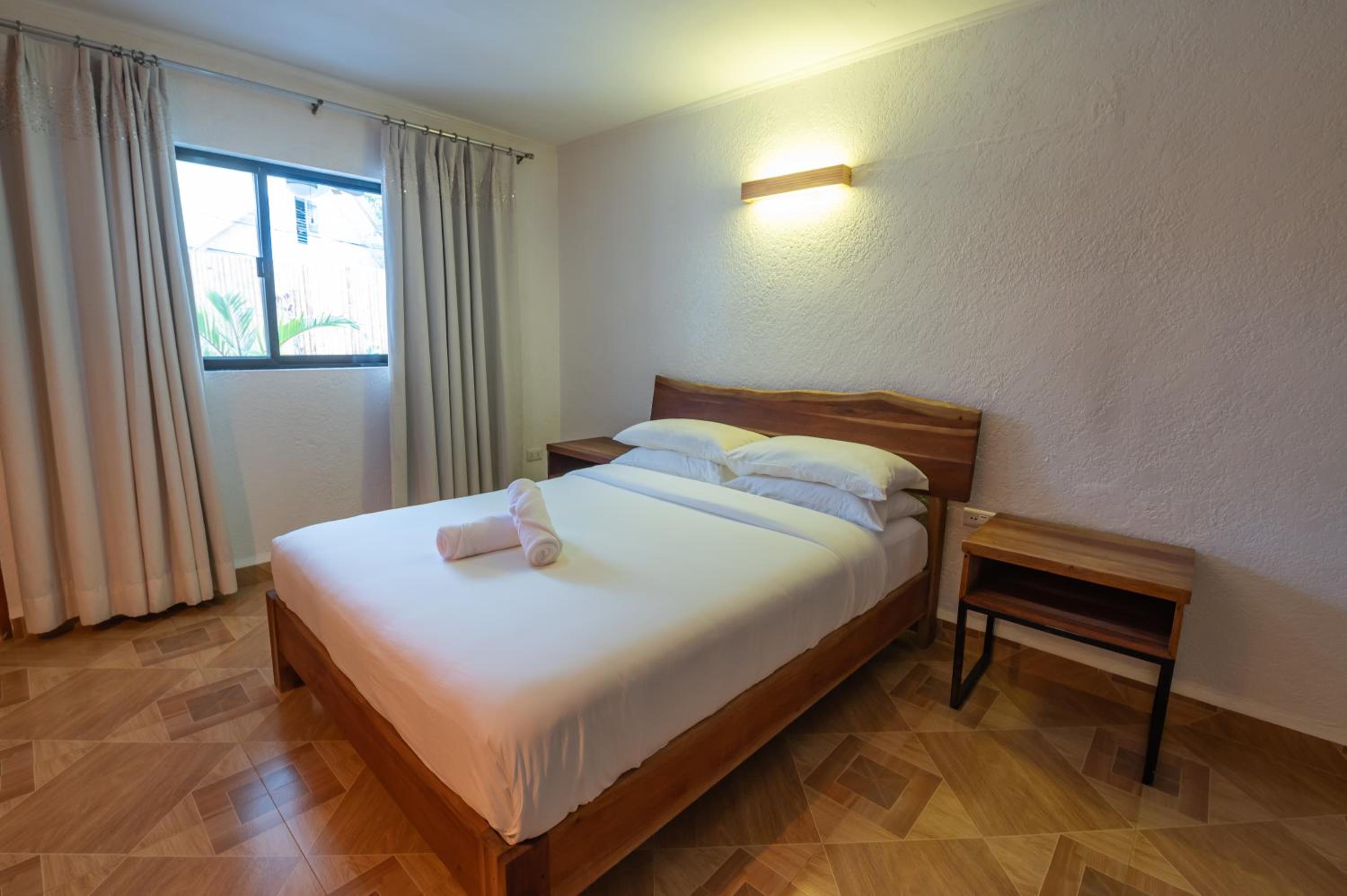 Double Room - Photo 8