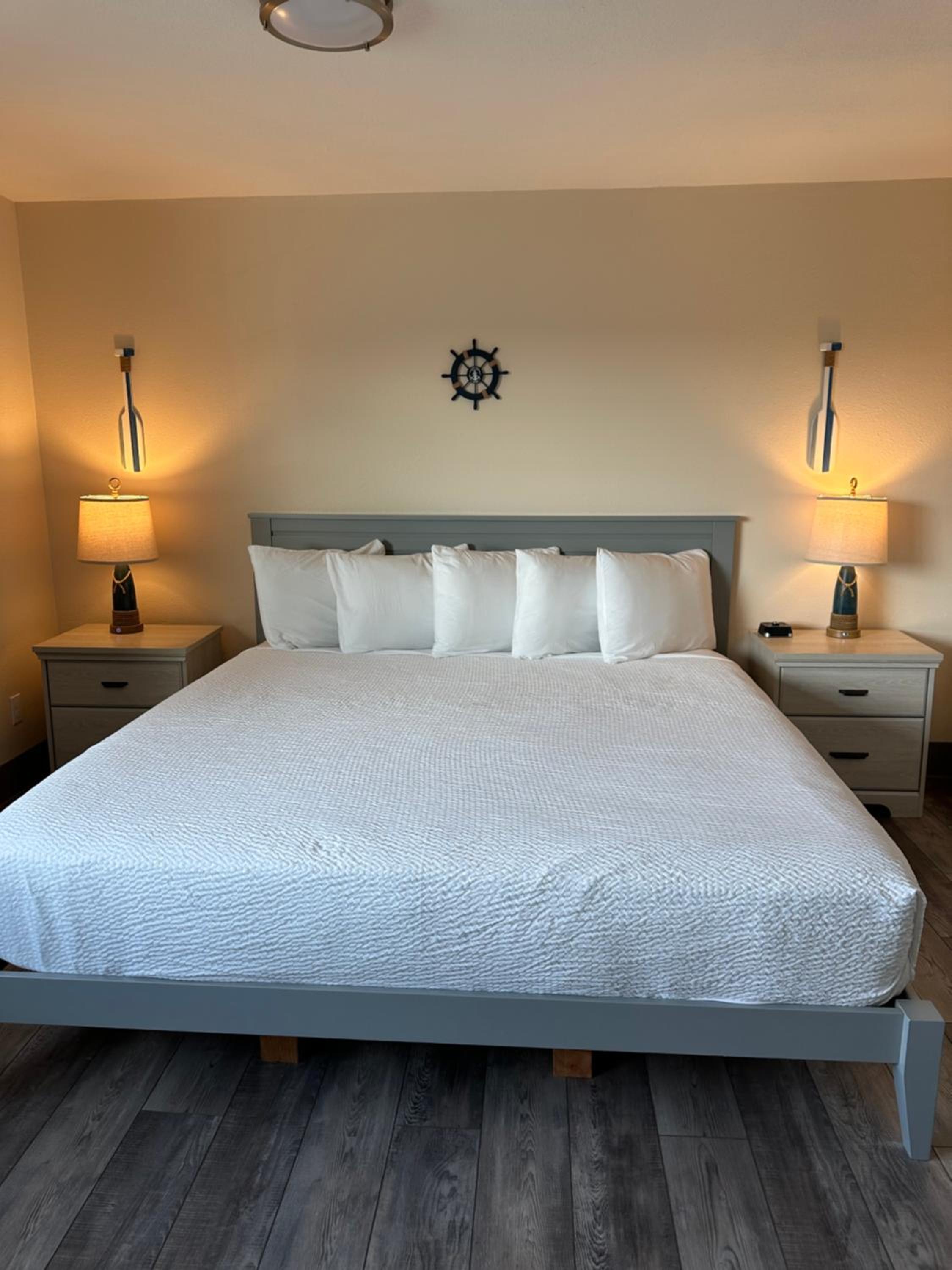 One Bedroom King Suite w/ Kitchenette