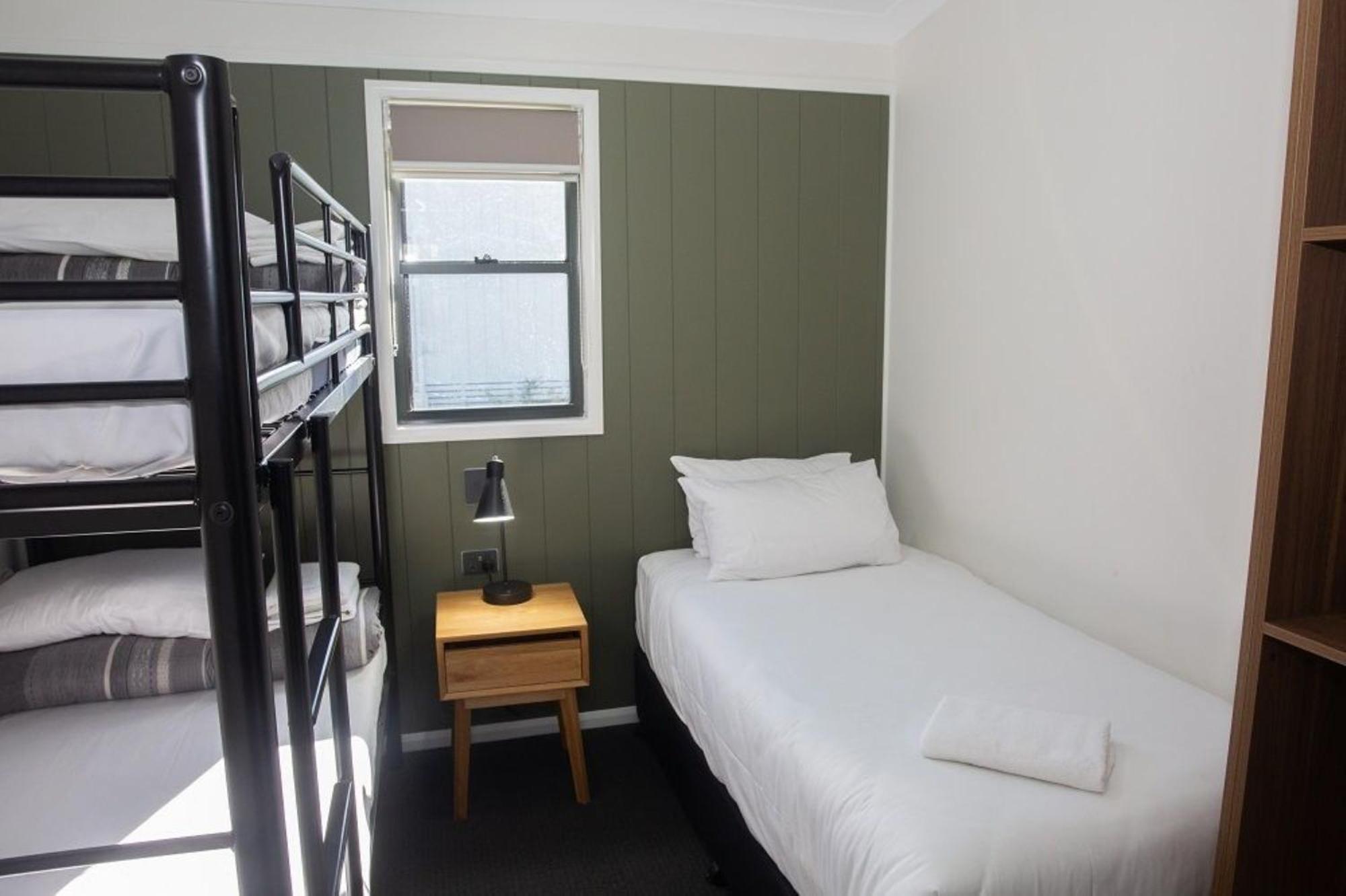 Superior 2 Bedroom Cabin - Sleeps 5 - Photo 3