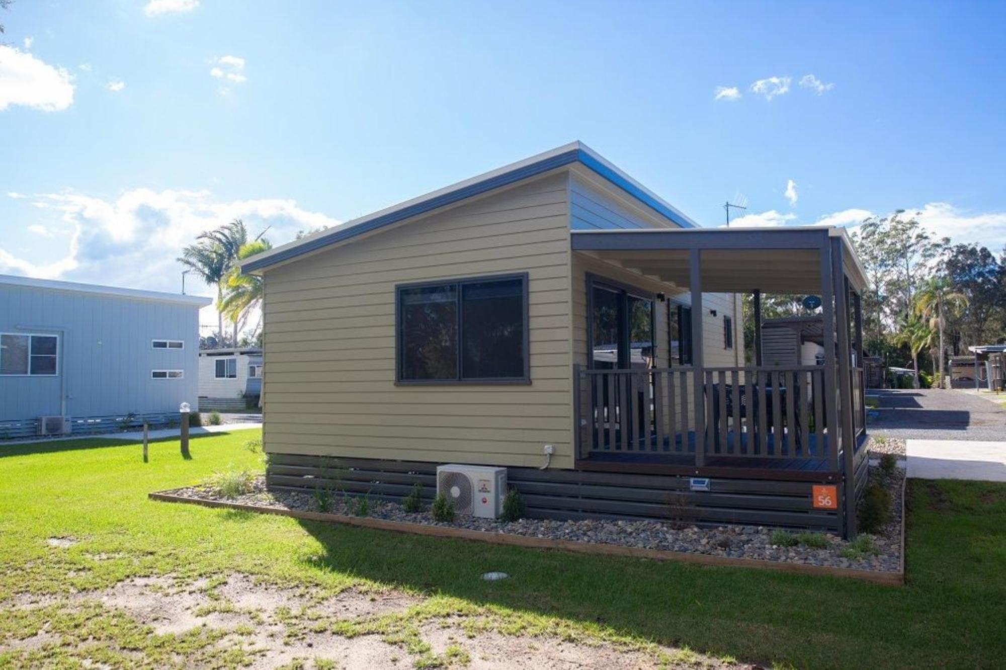 Superior 2 Bedroom Cabin - Sleeps 5 - Photo 2