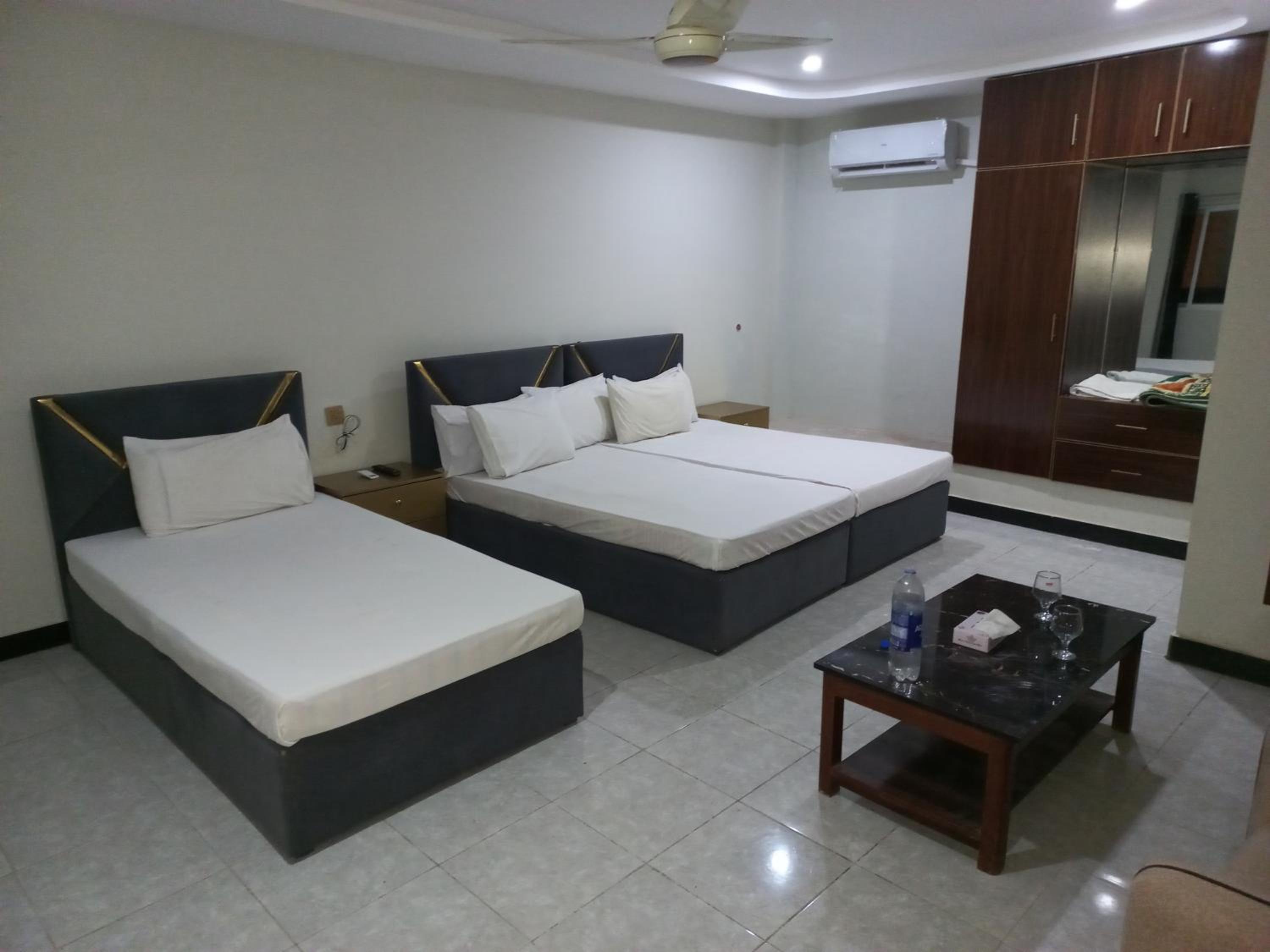 Deluxe Family Suite