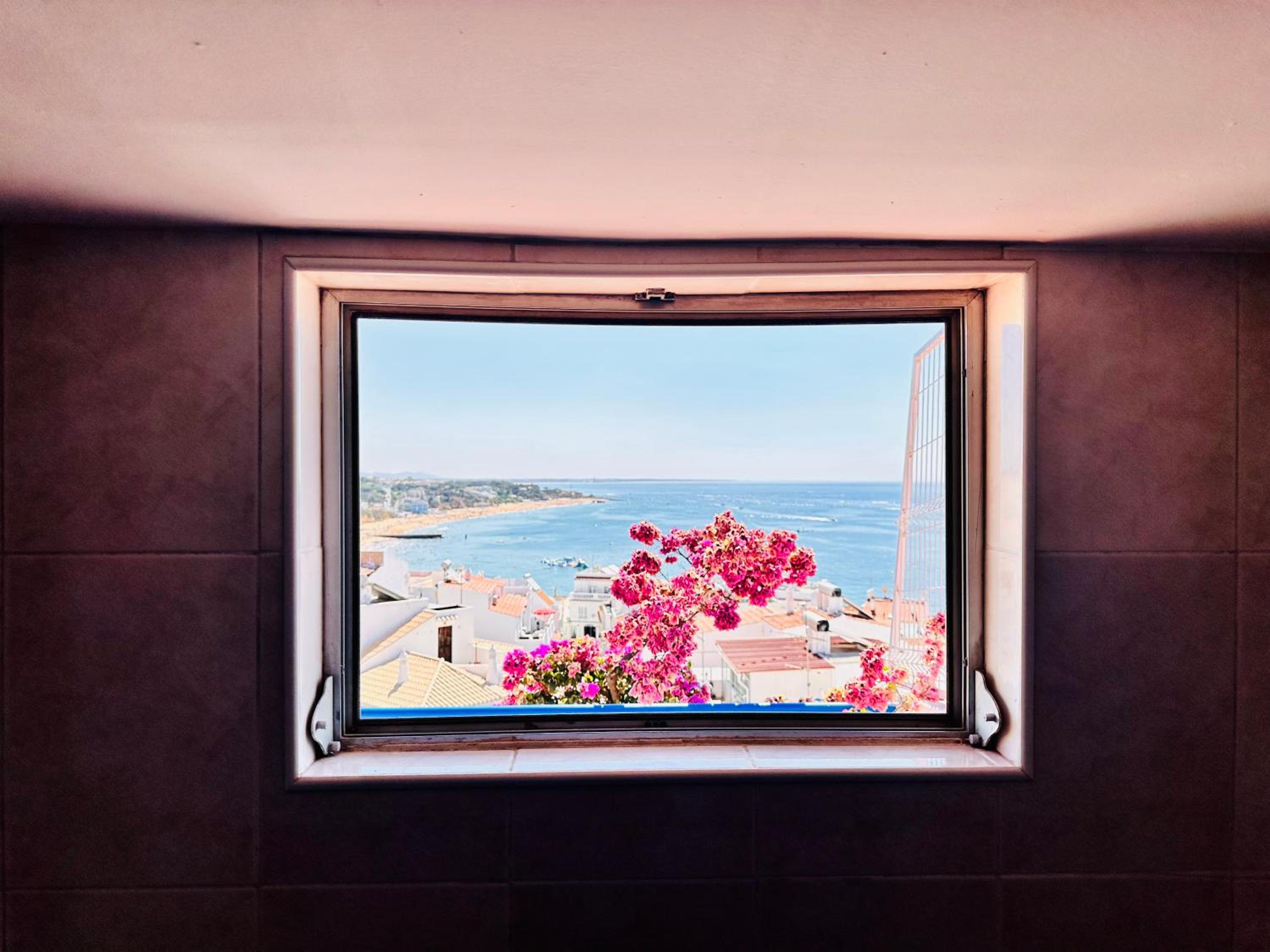 Deluxe Double Room with Sea View - Photo 2