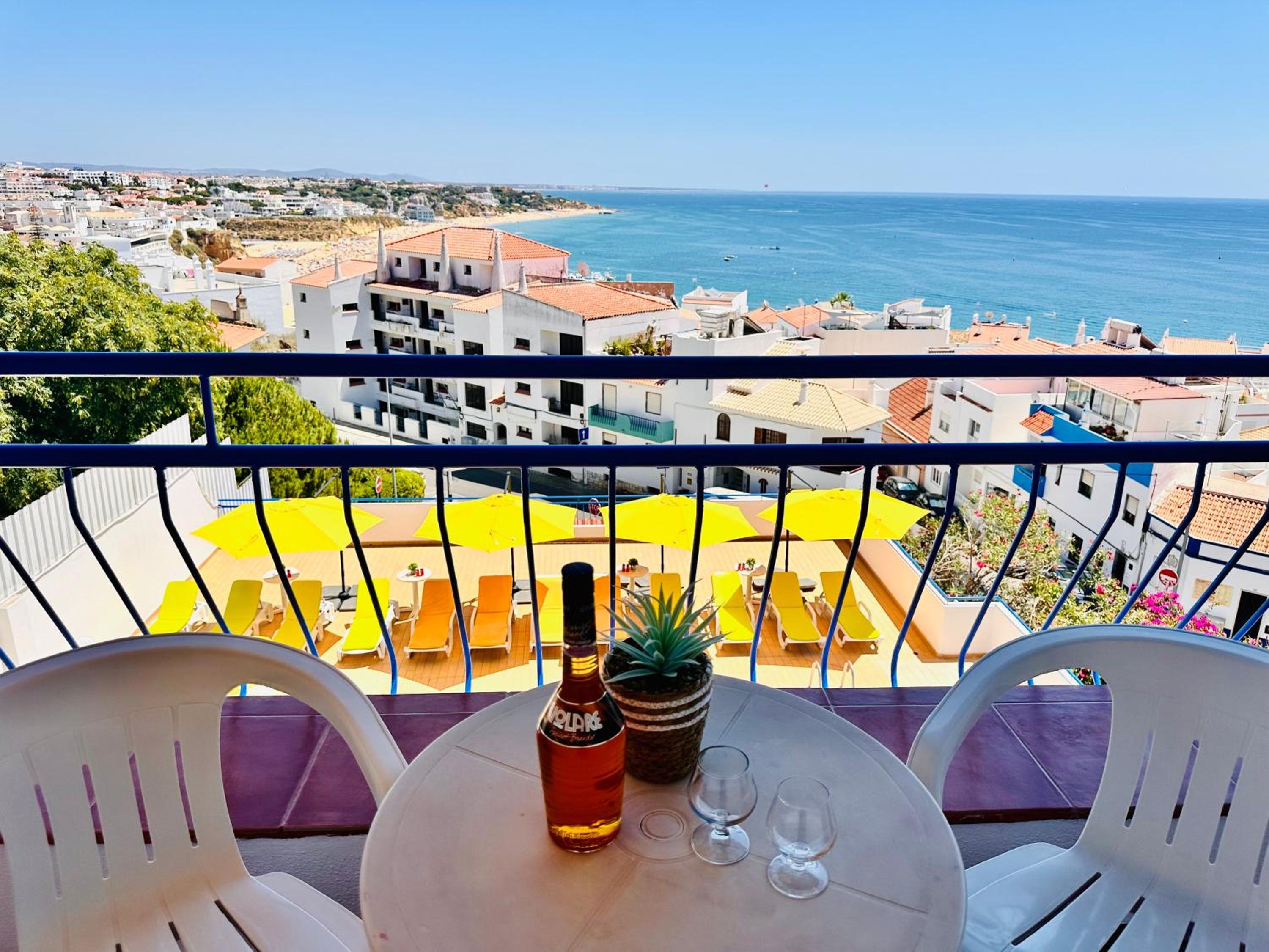 Deluxe Twin Room with Sea View - Photo 3
