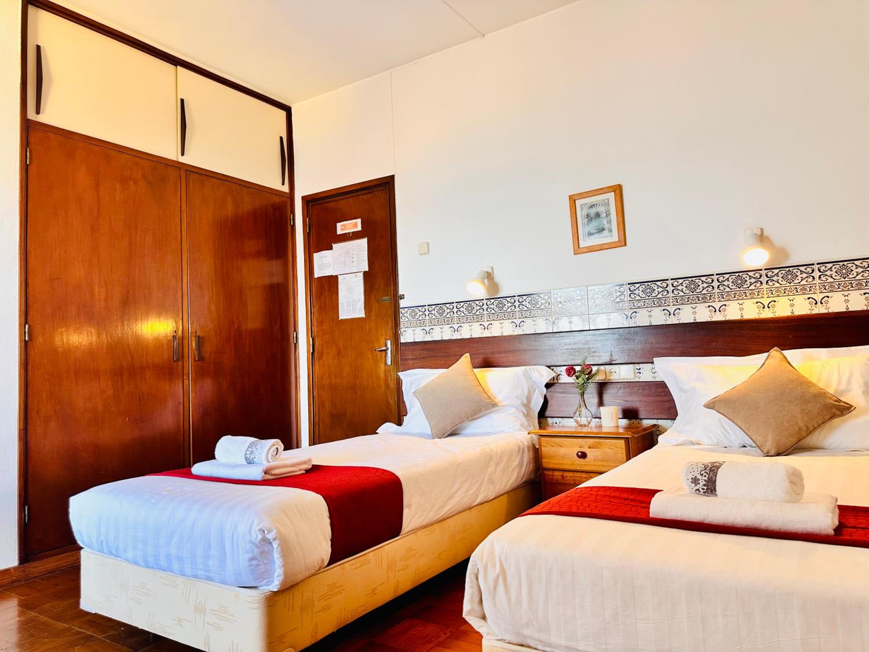 Deluxe Twin Room with Sea View - Photo 1