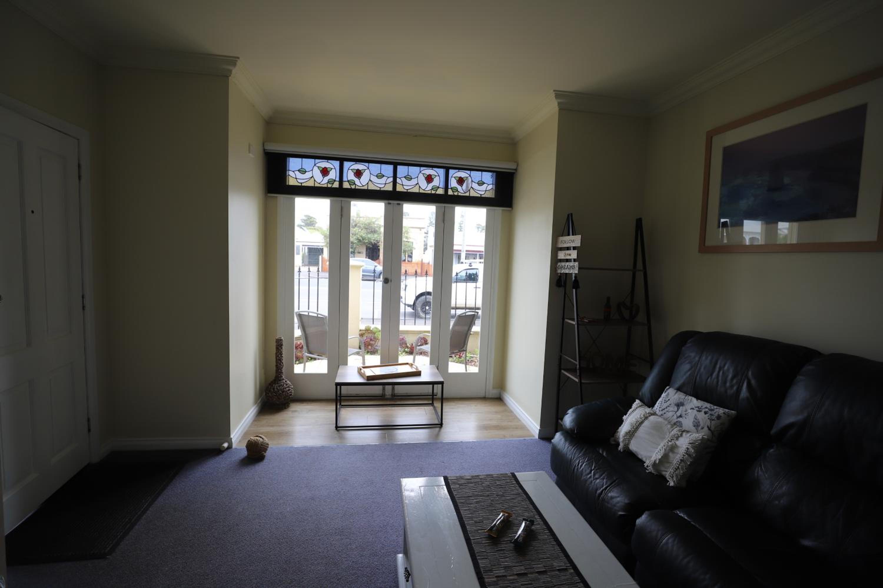 One-Bedroom Apartment (Unit 6)