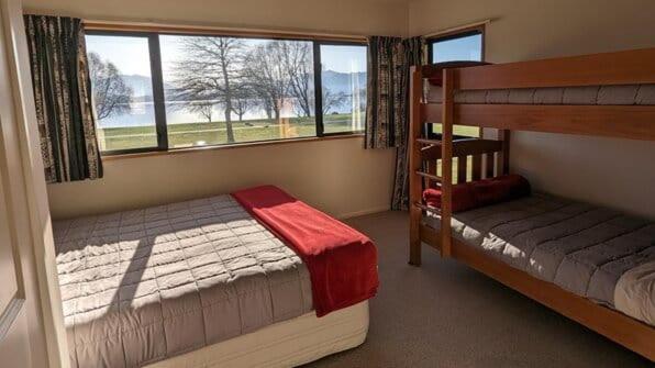 Superior Lake View Three-Bedroom House photo 1