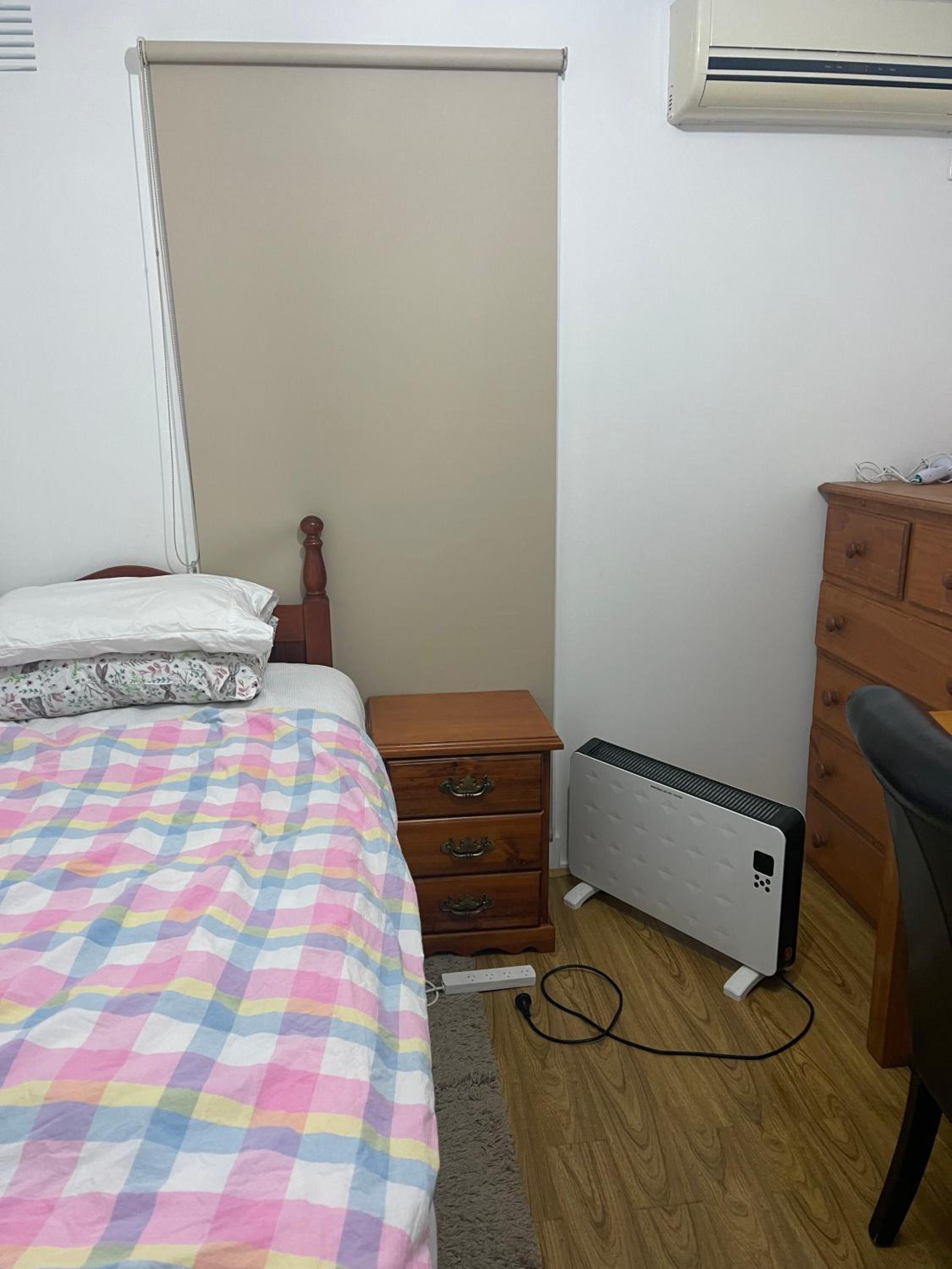 Single Room with Shared Shower and Toilet photo 2