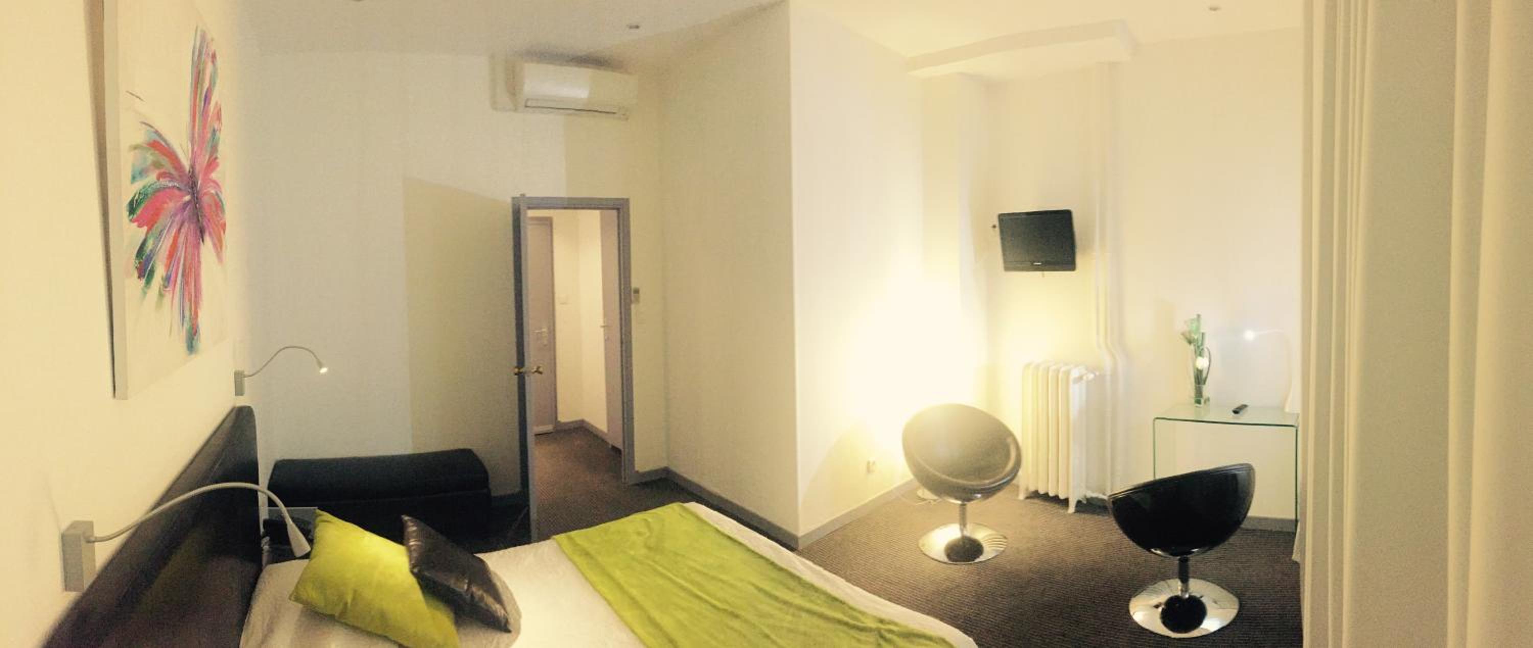 Superior Double Room with Bath - Photo 10