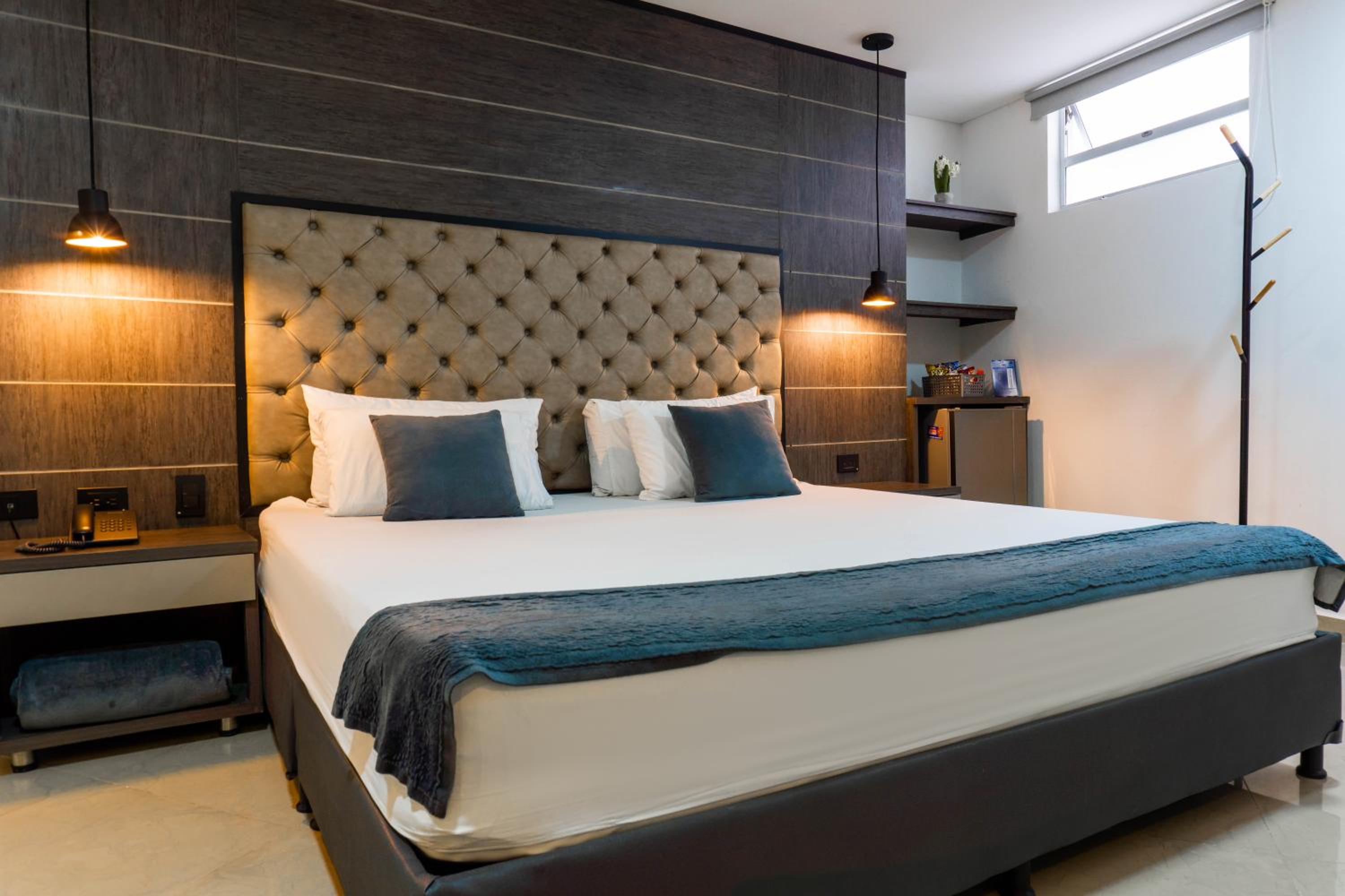 Deluxe Queen Room