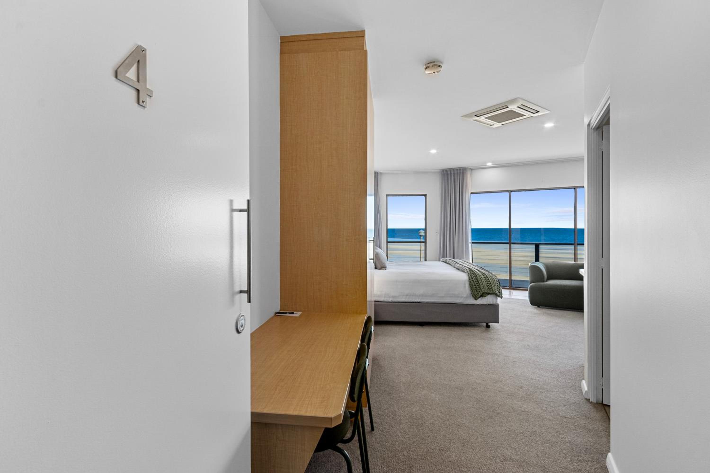 Superior Suite with Sea View photo 3