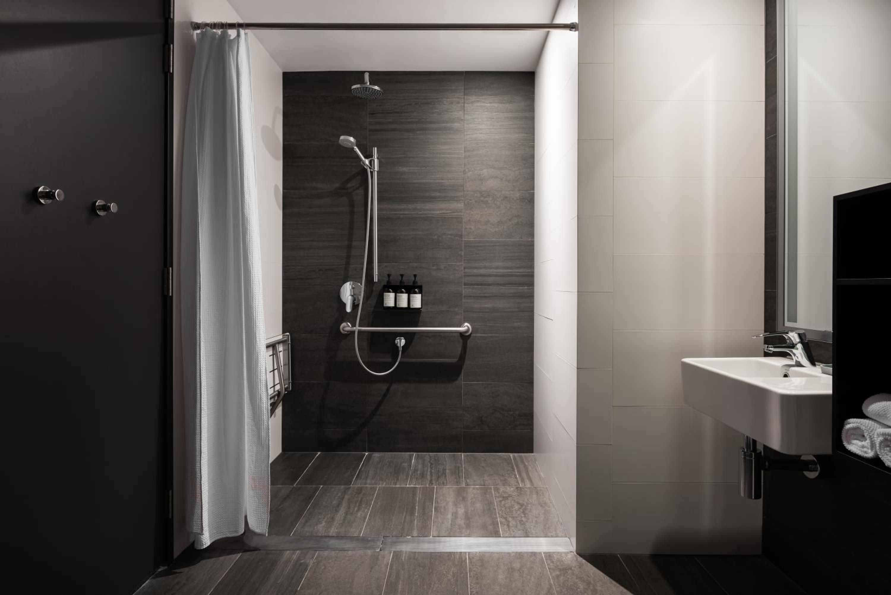 Queen Room - Disability Access