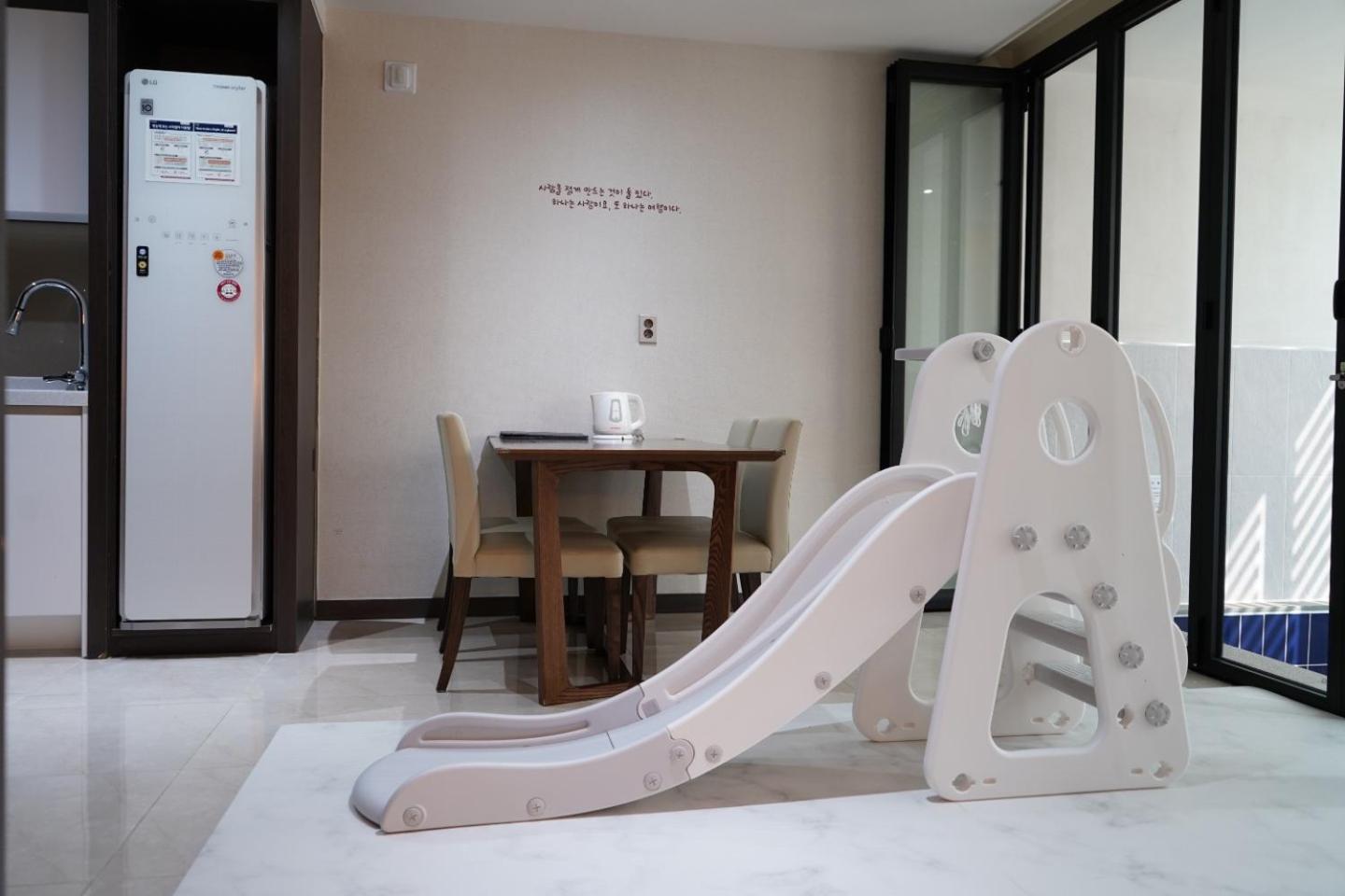 Kids Pool Suite photo 2
