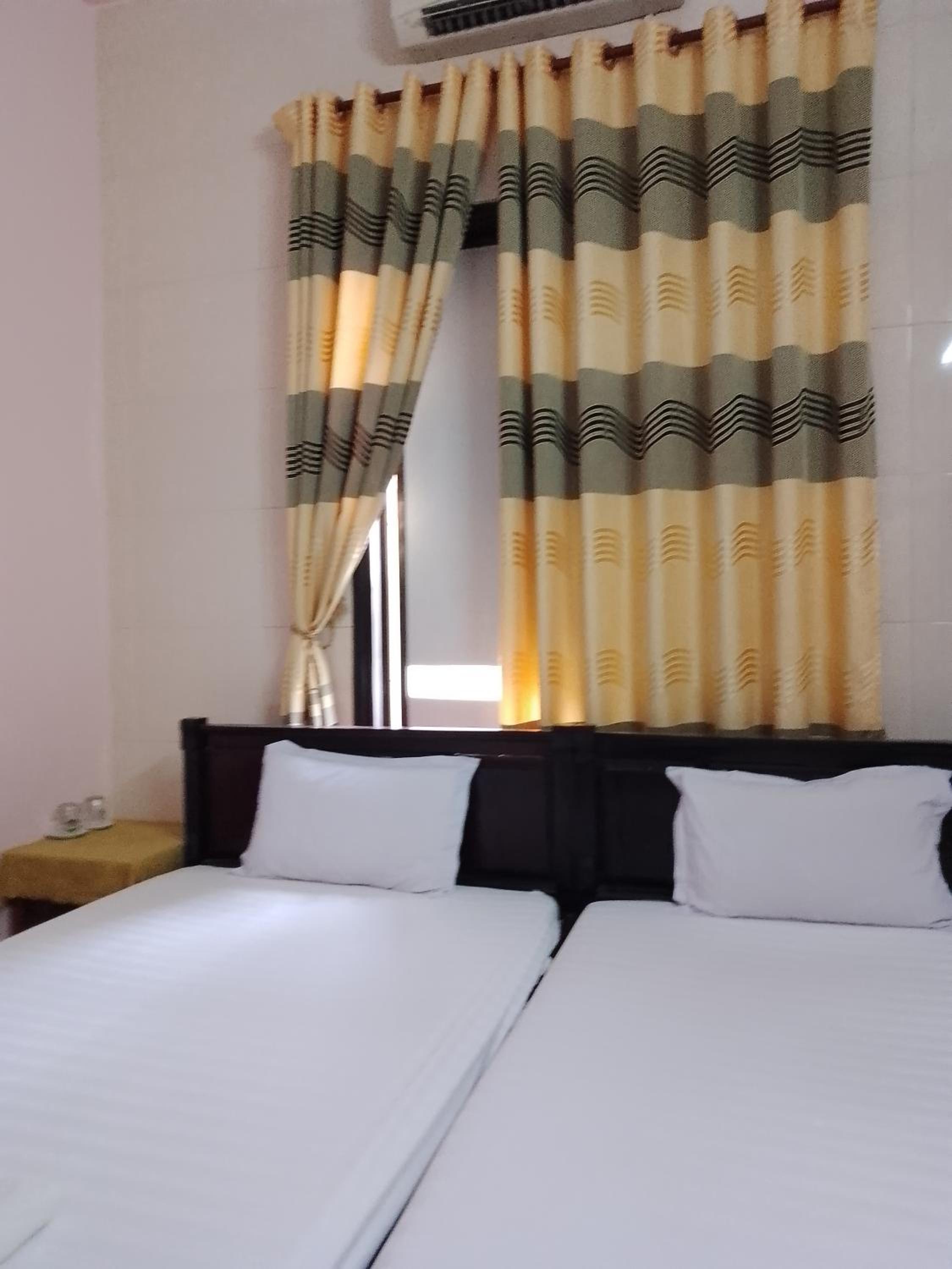 Double or Twin Room with Private Bathroom photo 3