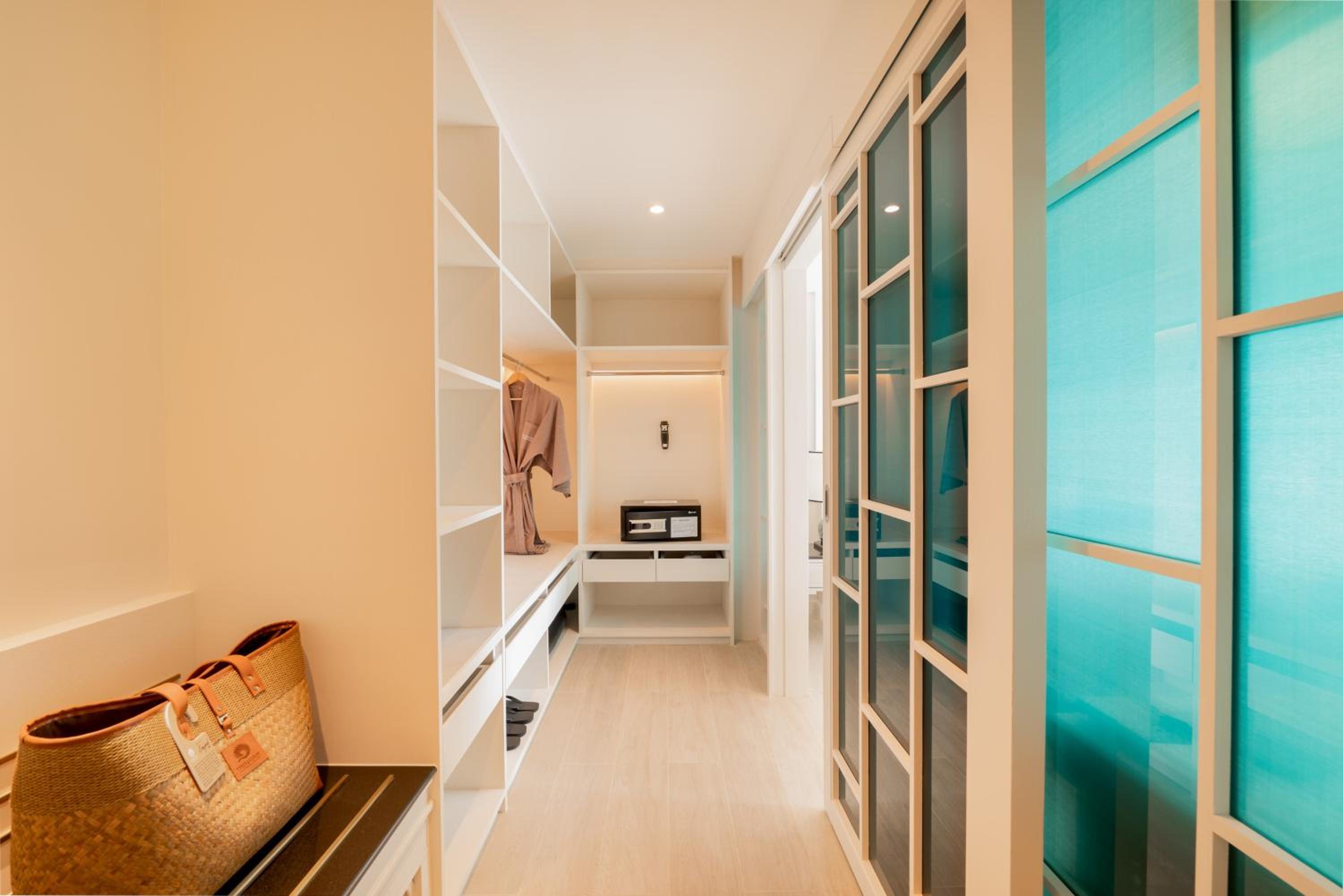 One Bedroom Lagoon Pool Access Suites - Photo 9
