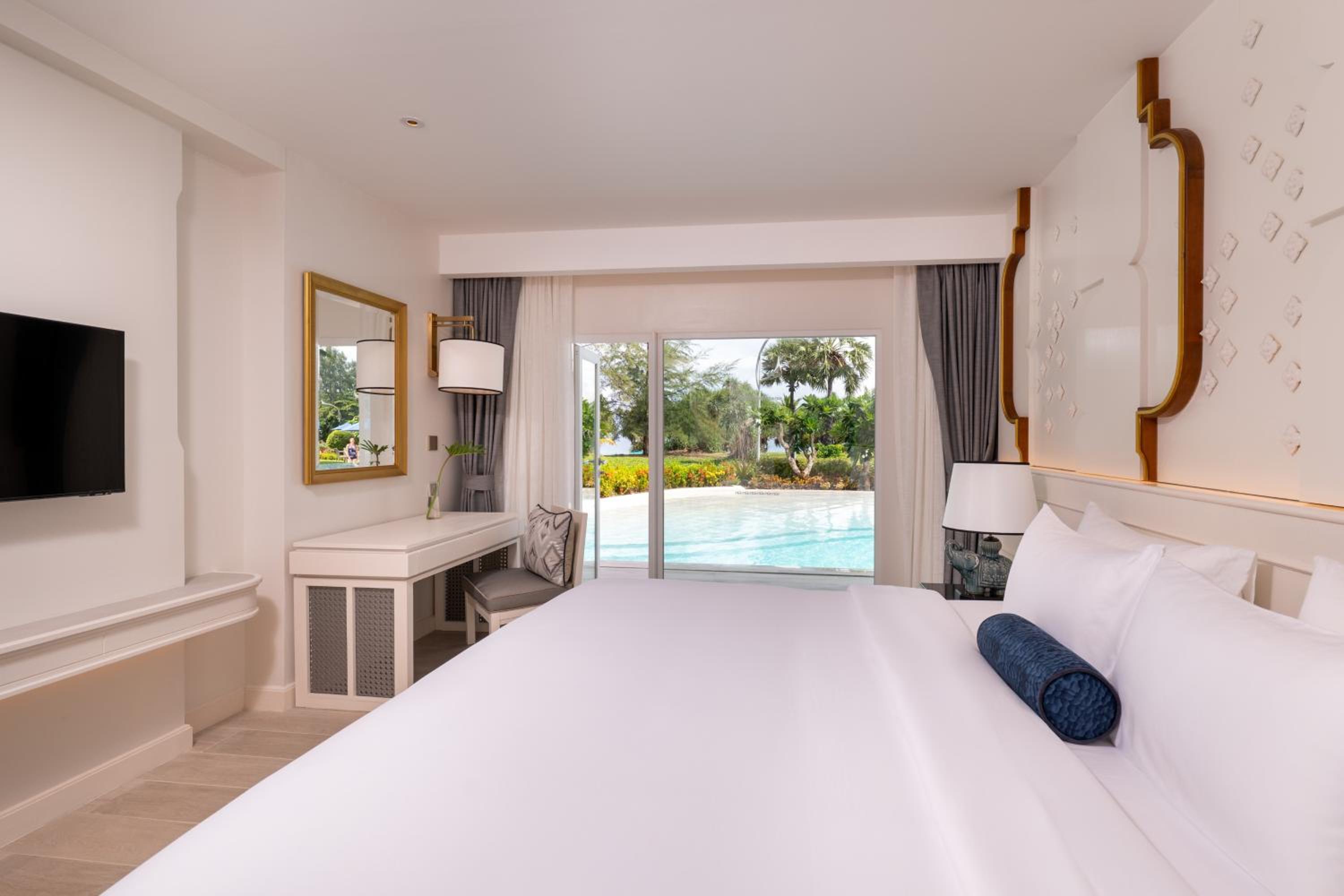 One Bedroom Lagoon Pool Access Suites - Photo 14