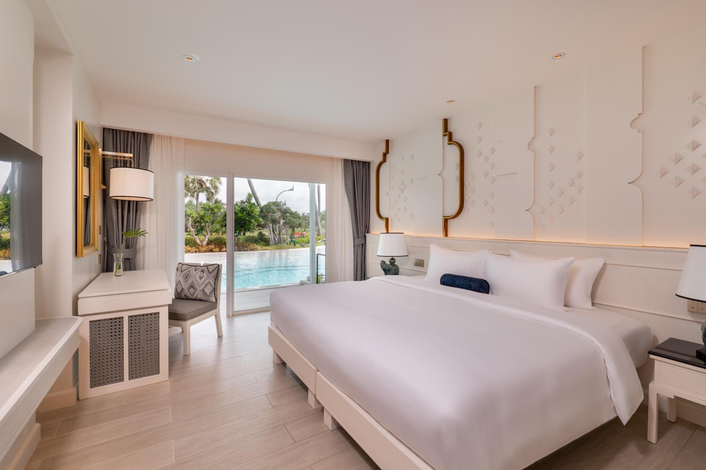 One Bedroom Lagoon Pool Access Suites - Photo 21