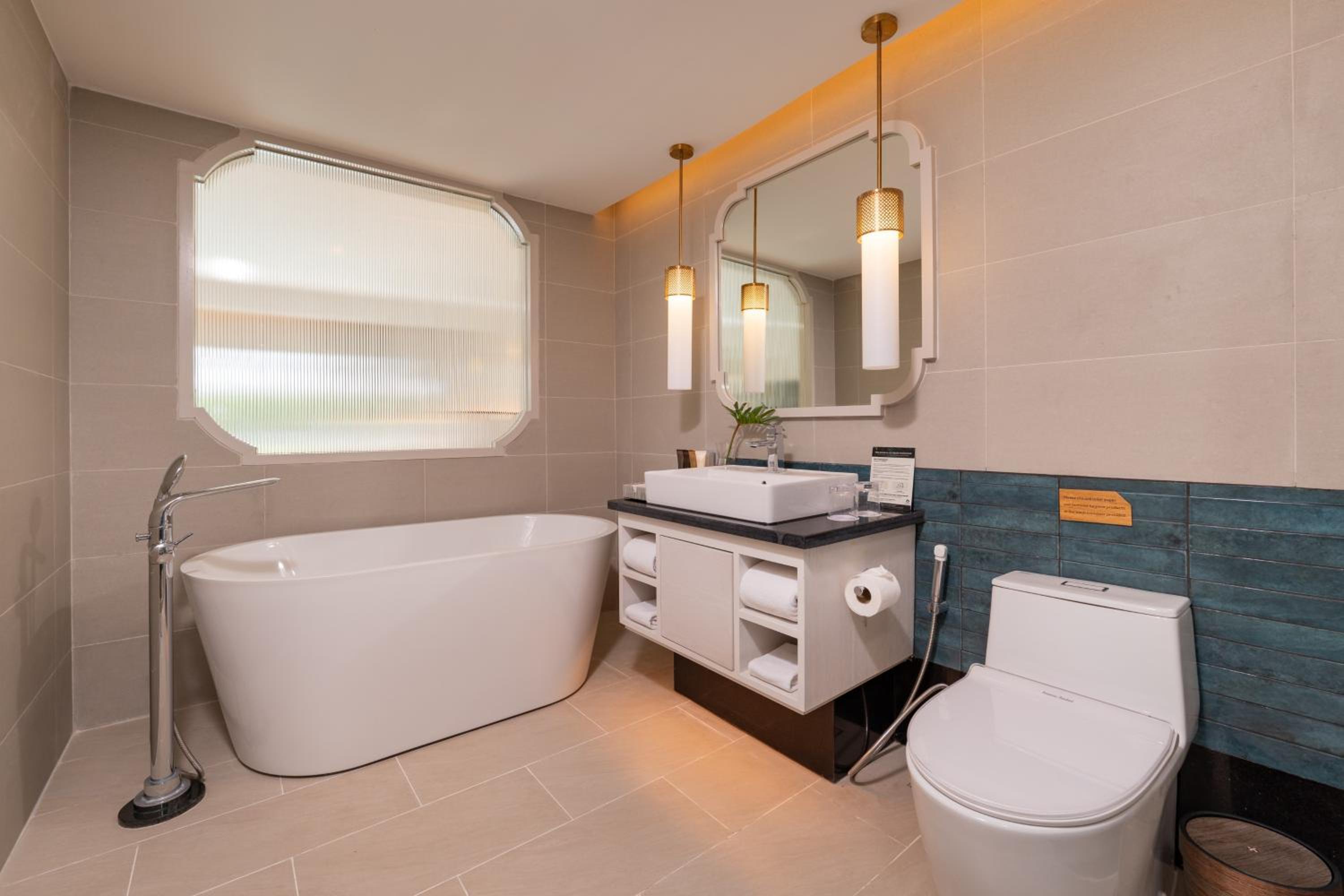 One Bedroom Lagoon Pool Access Suites - Photo 17