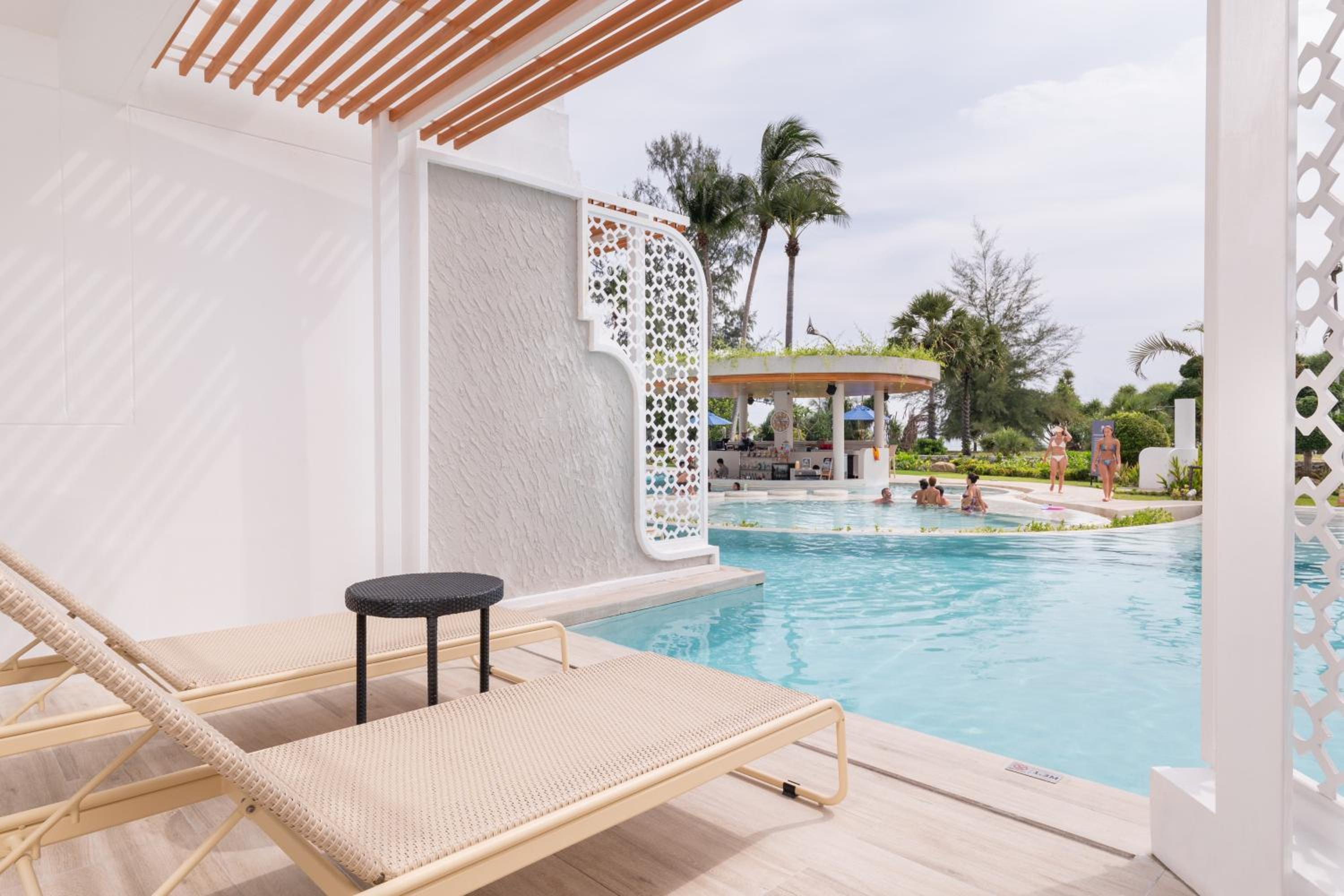 One Bedroom Lagoon Pool Access Suites - Photo 3