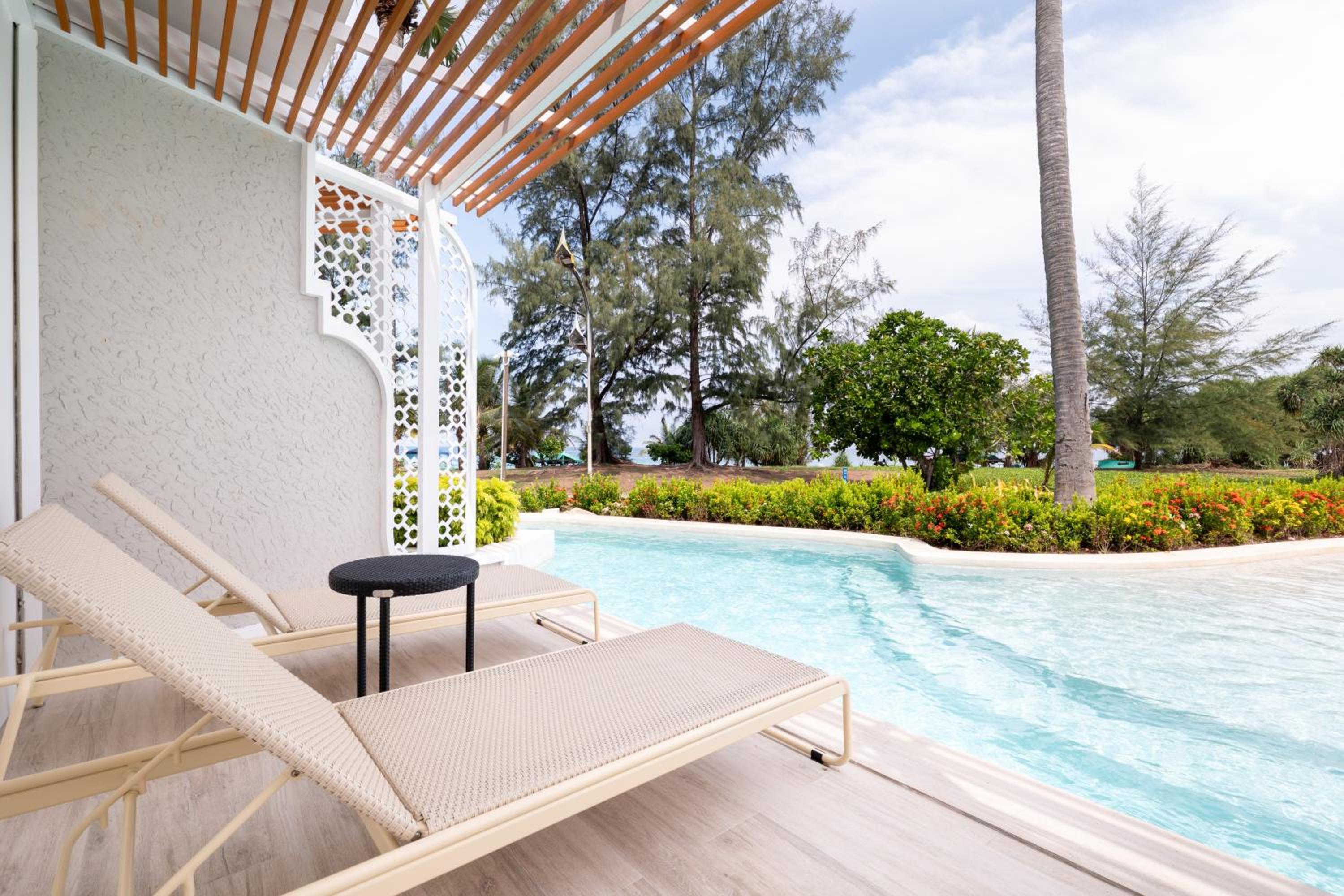 One Bedroom Lagoon Pool Access Suites - Photo 26
