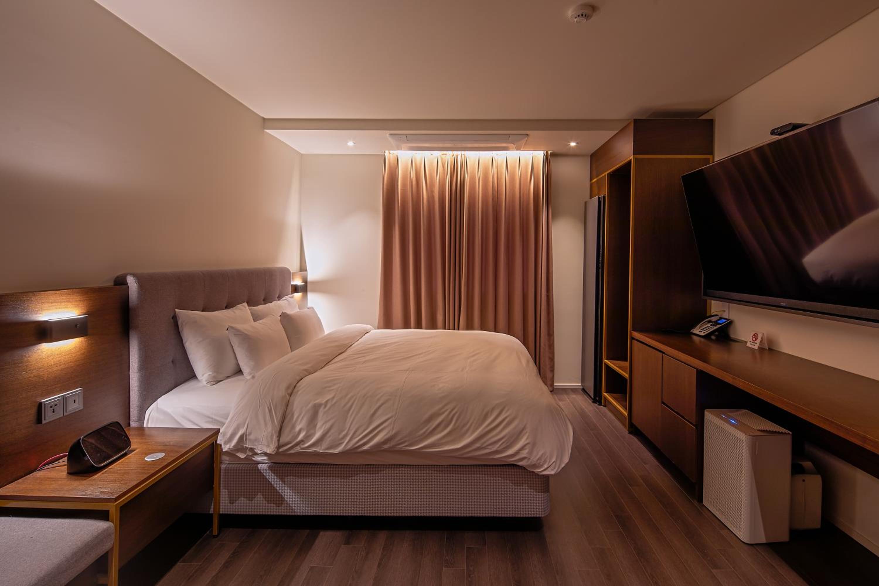 Deluxe Room - Photo 2