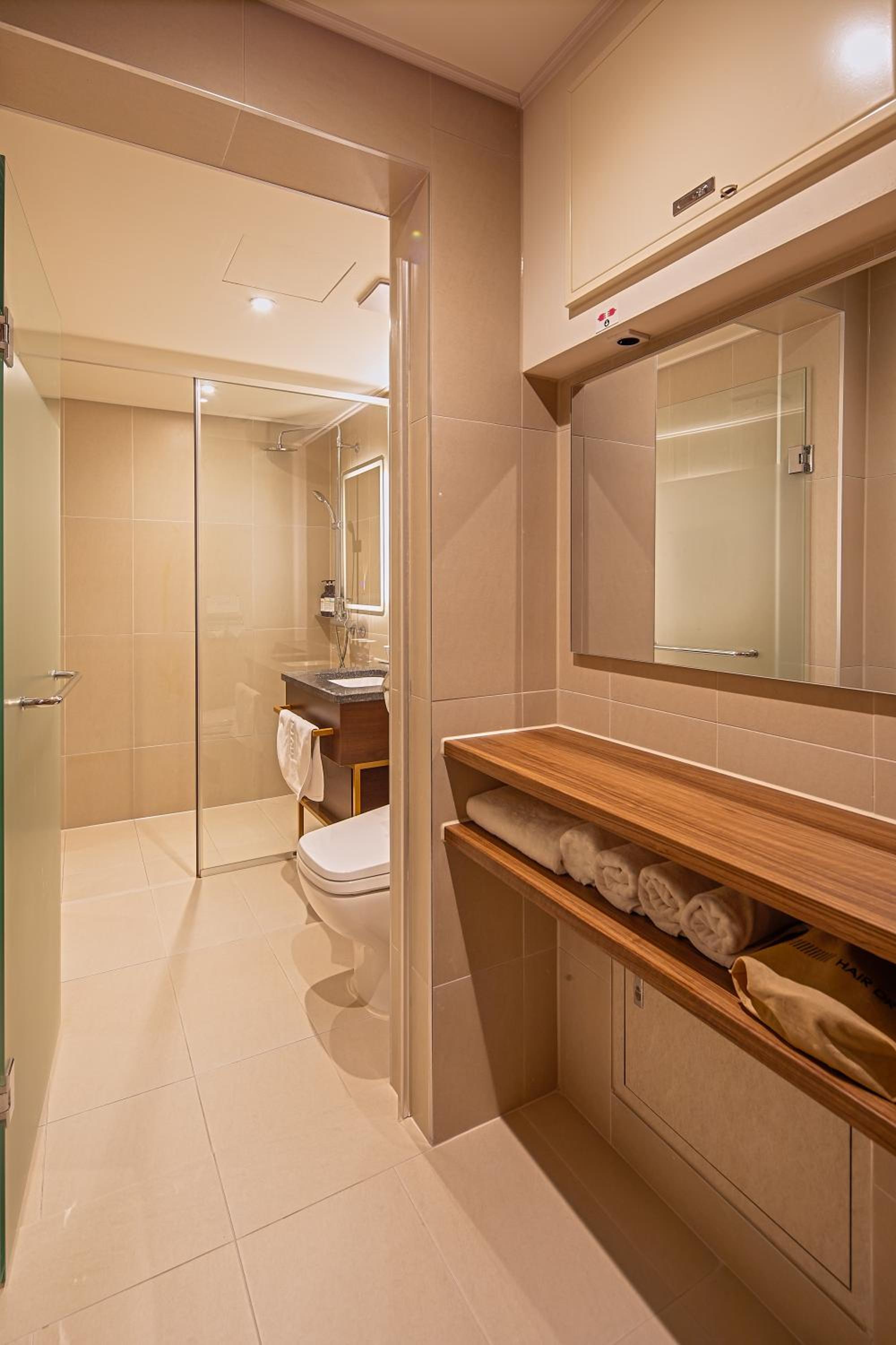 Deluxe Room - Photo 5