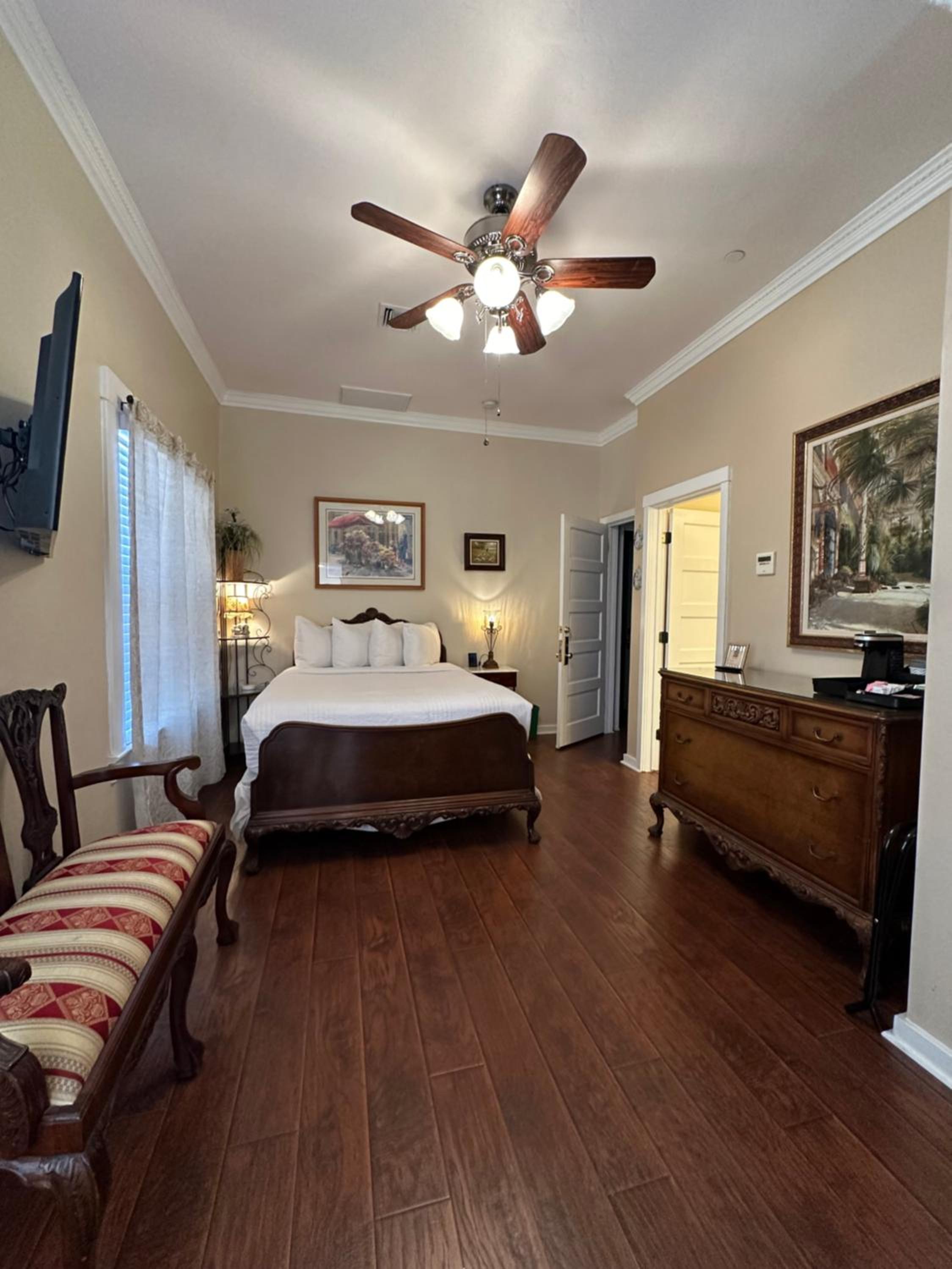 Standard Queen Room photo 2