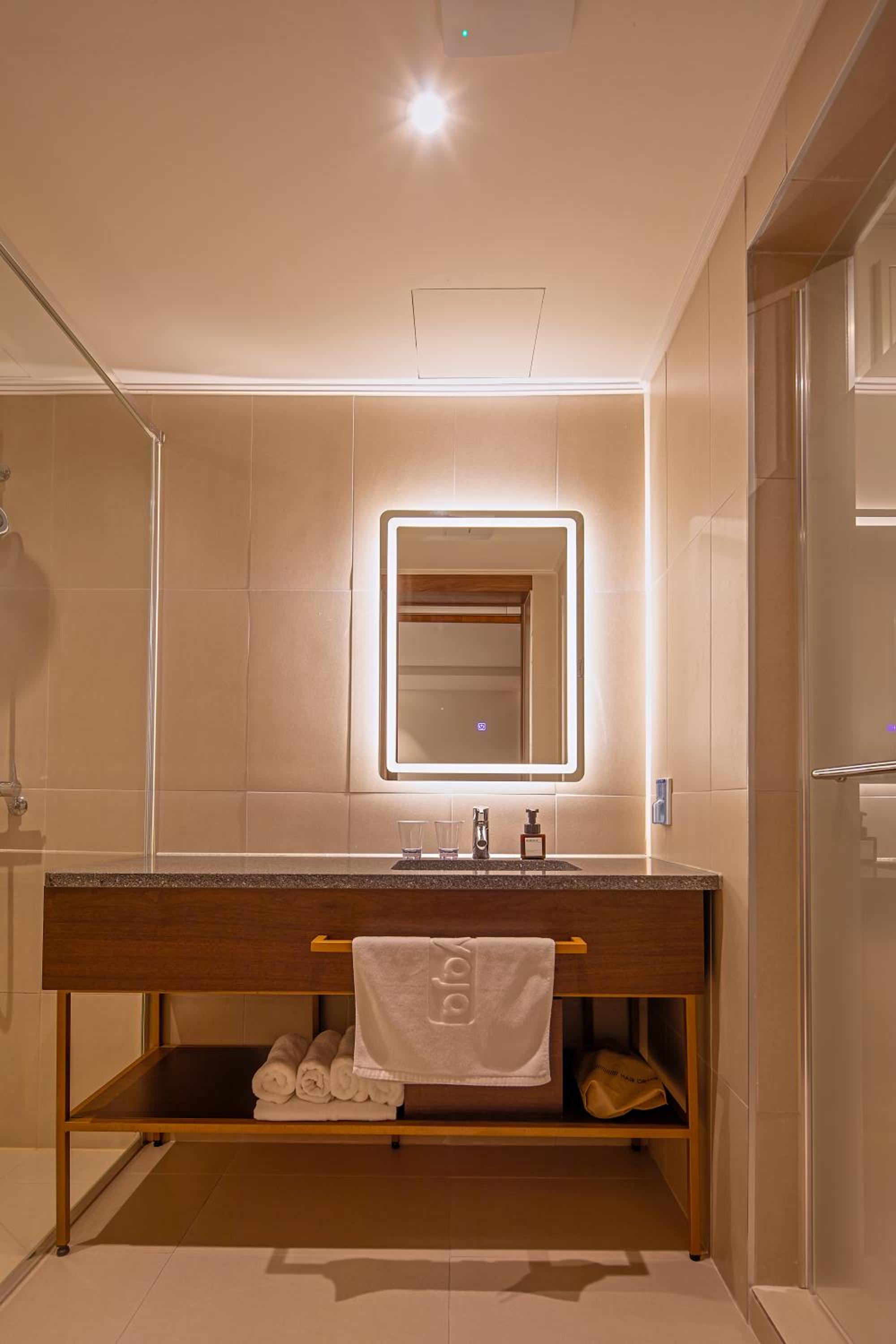 Standard King Room - Photo 2