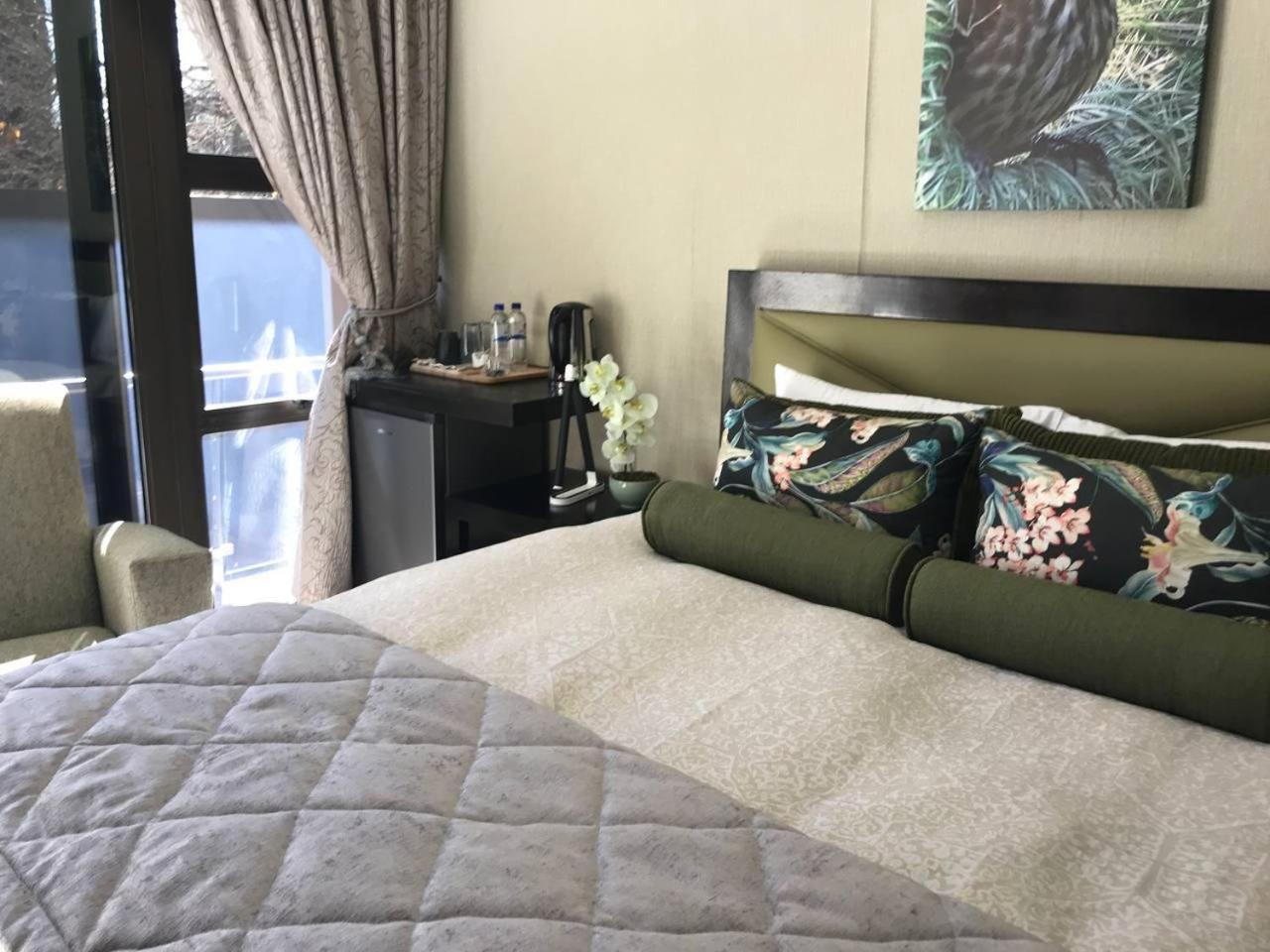Luxury Queen Room - Photo 2