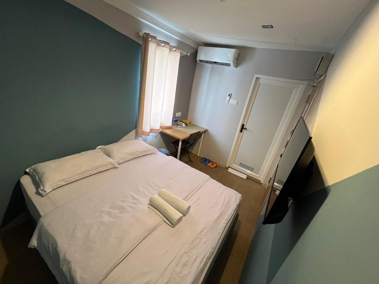 Deluxe Queen Room - Photo 1