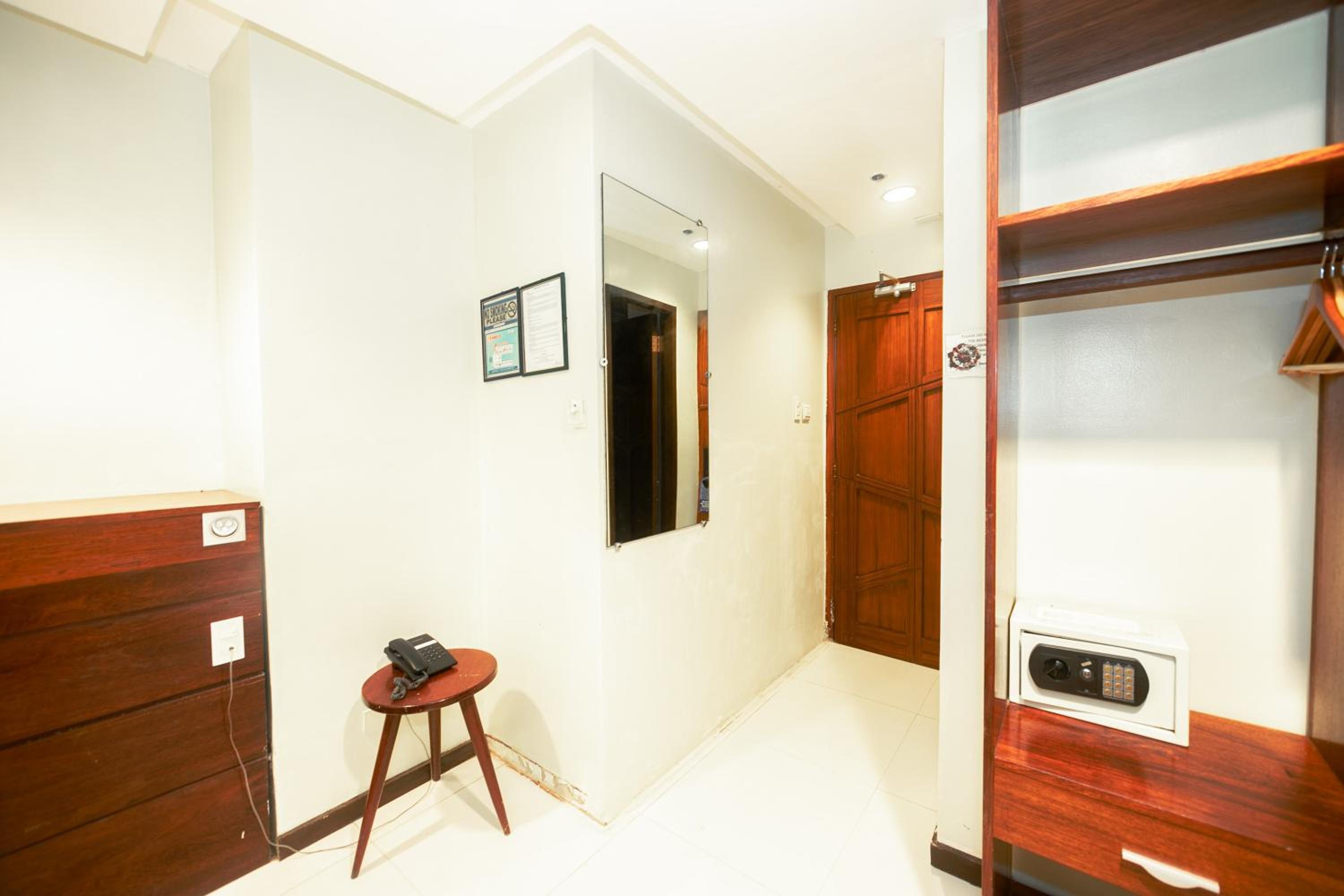 Single Room photo 2