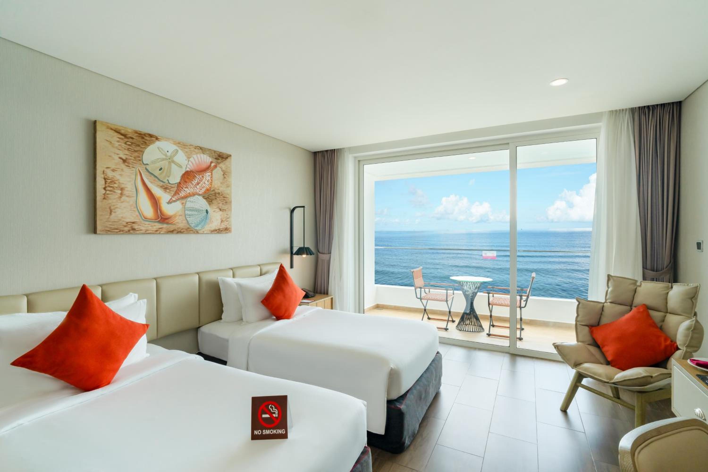 Premium Ocean View Twin photo 1