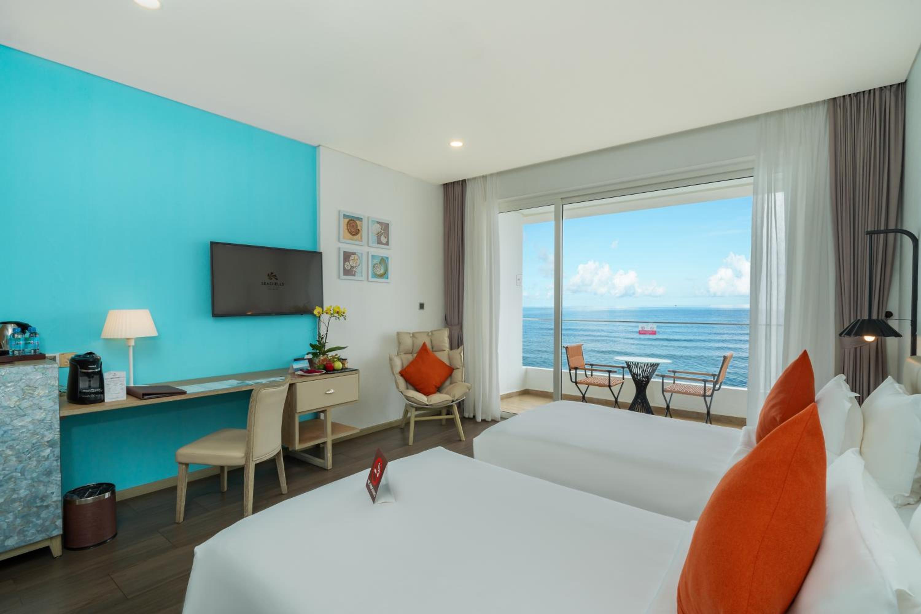 Premium Ocean View Twin photo 3