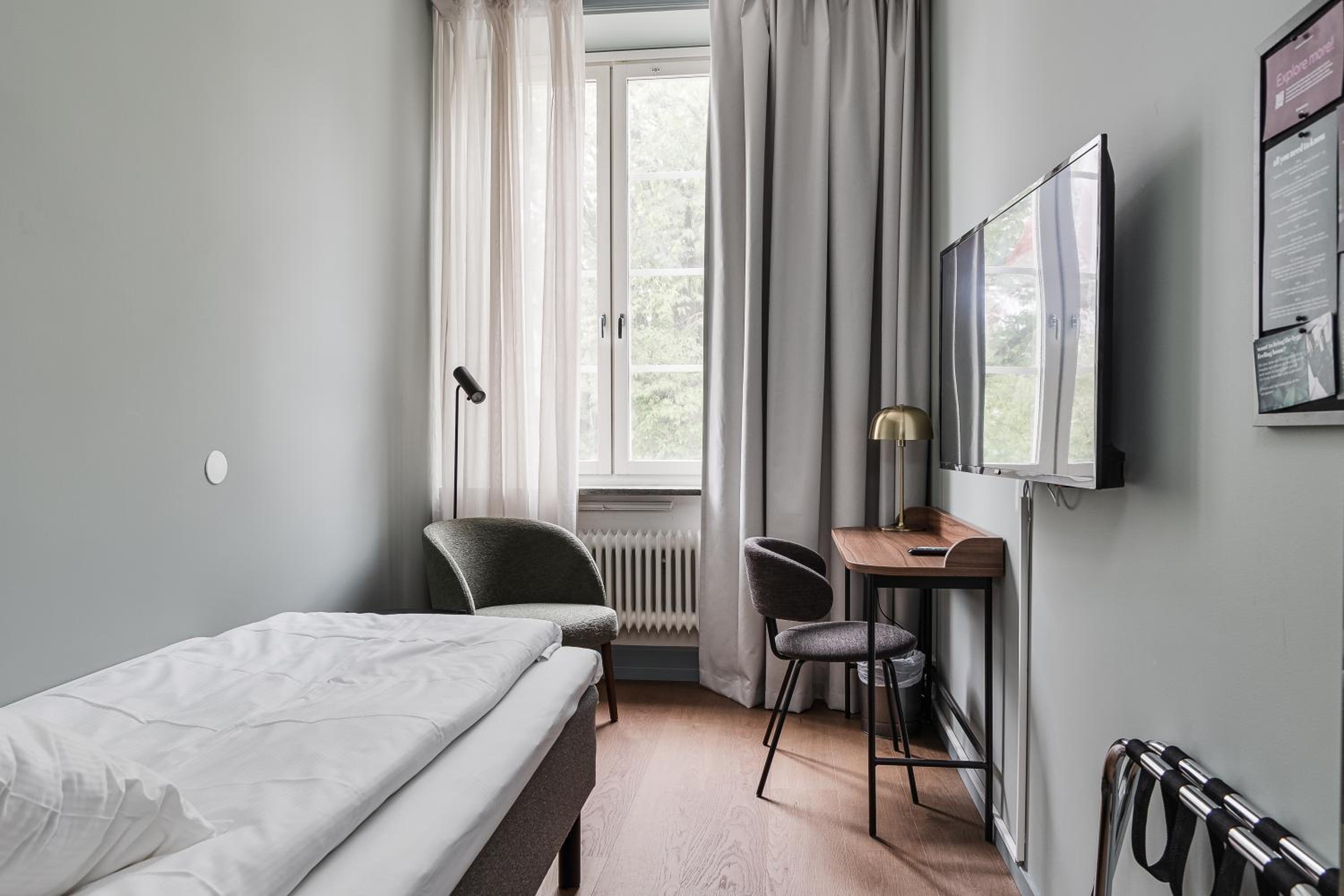 Compact Single Room photo 1