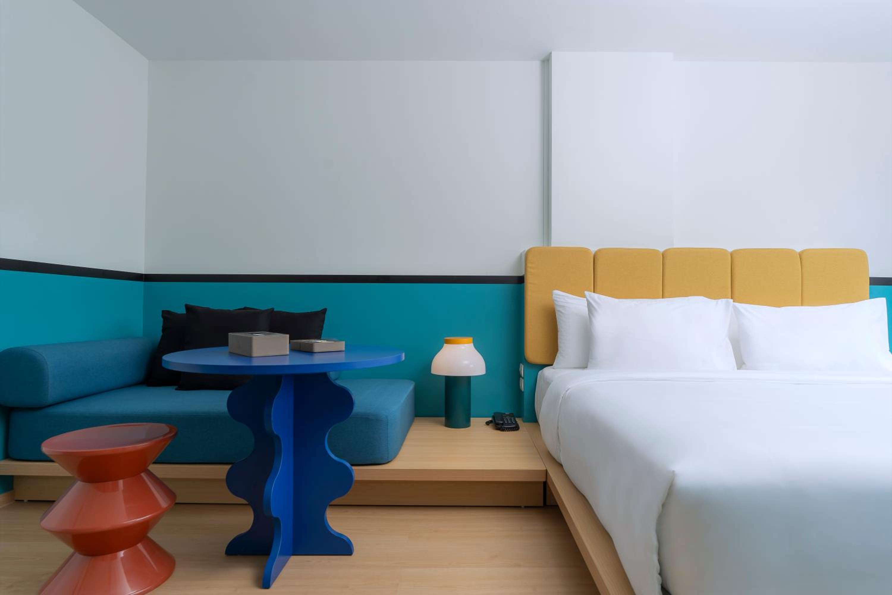 Deluxe King Room - Photo 2