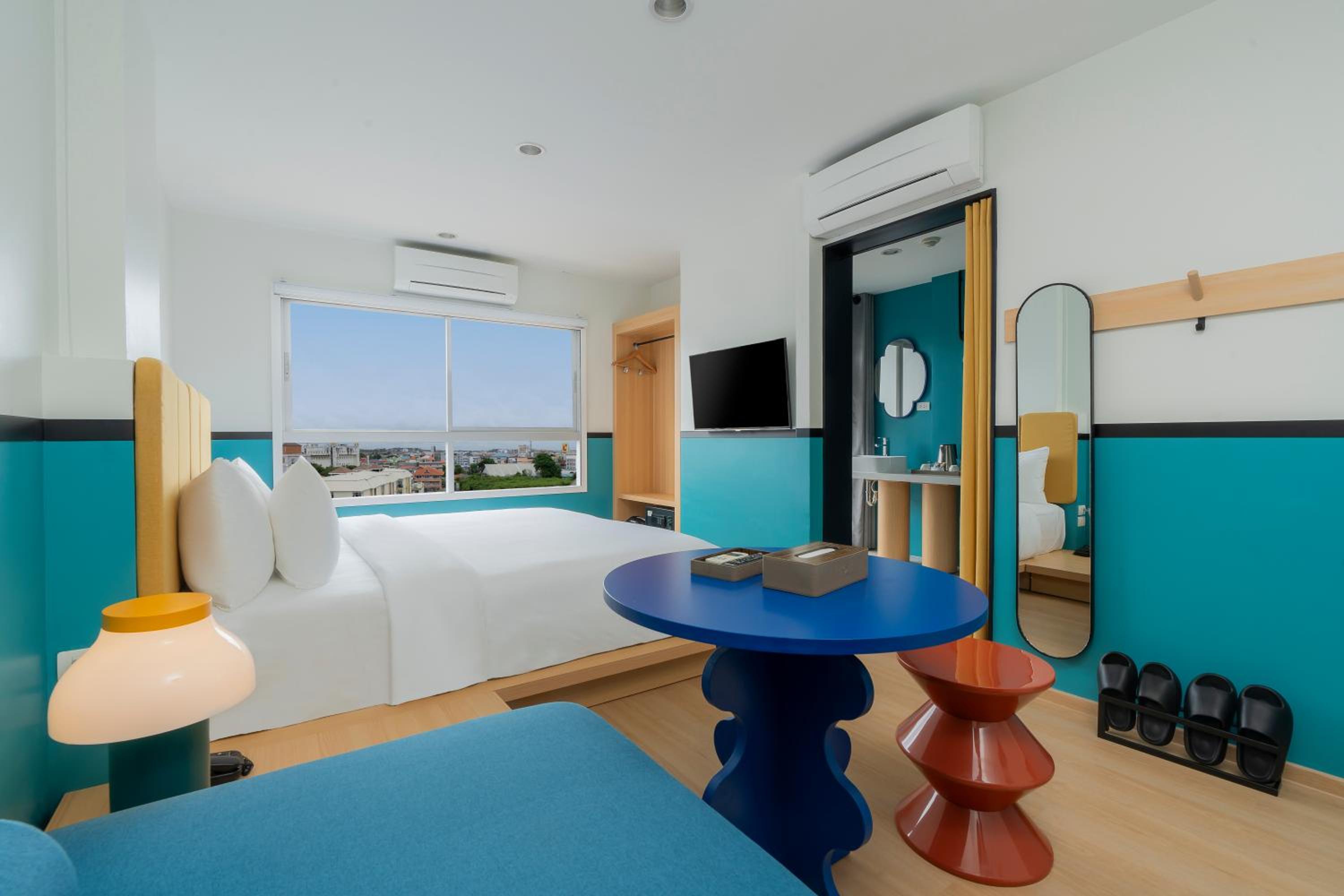 Deluxe King Room - Photo 3