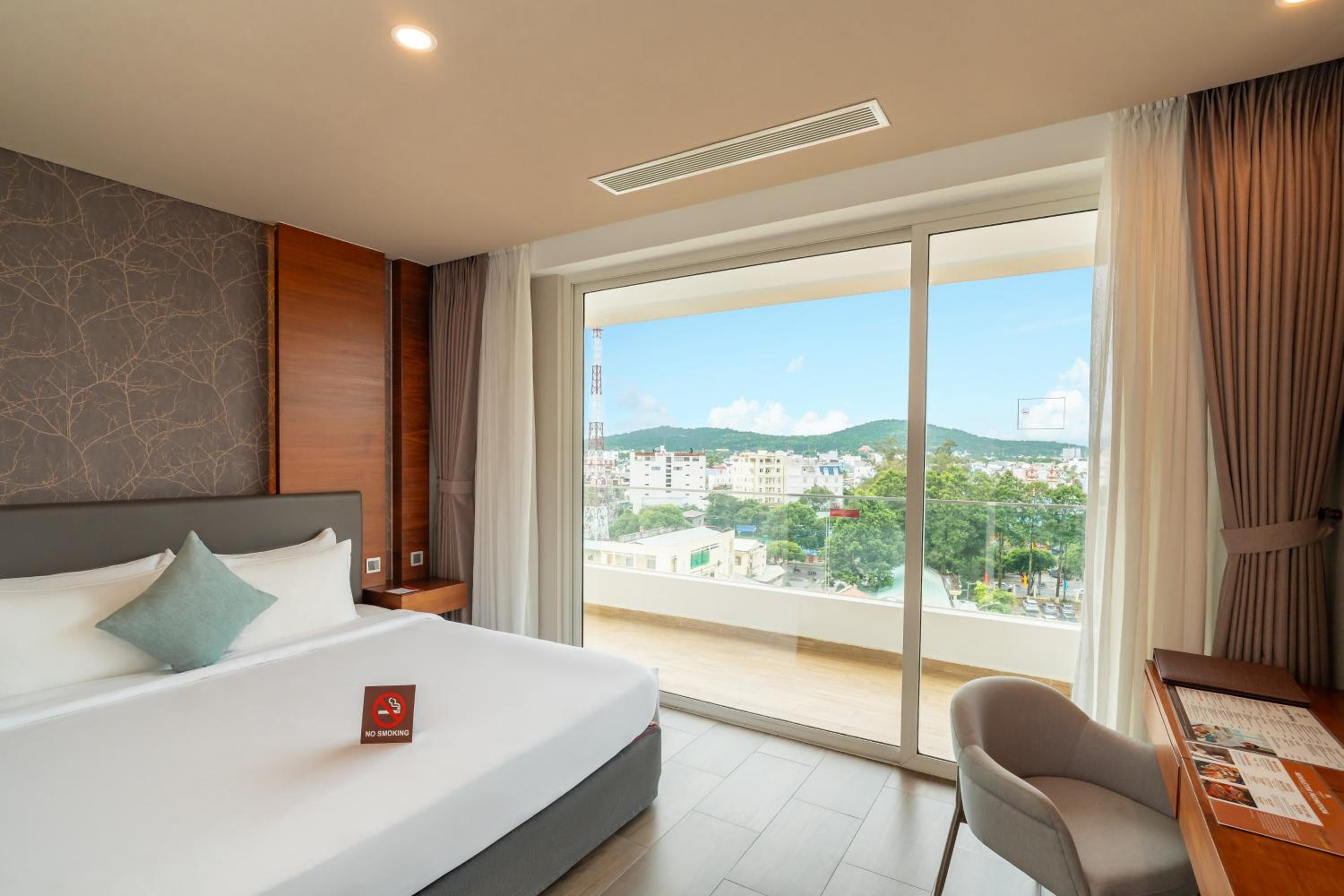 Phu Quoc Suite with one time body massage (40min) for 4 guest photo 2