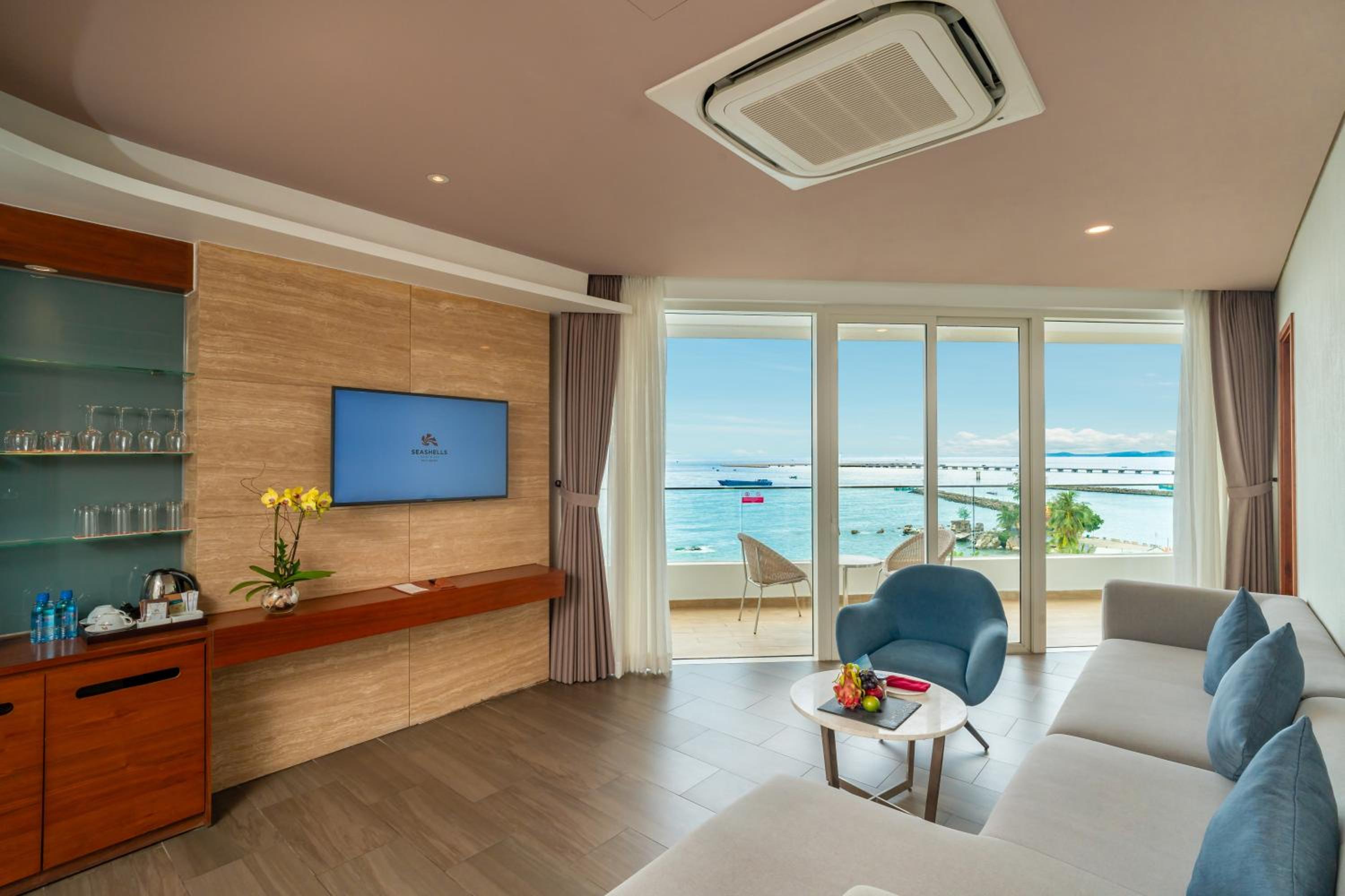 Phu Quoc Suite with one time body massage (40min) for 4 guest photo 2