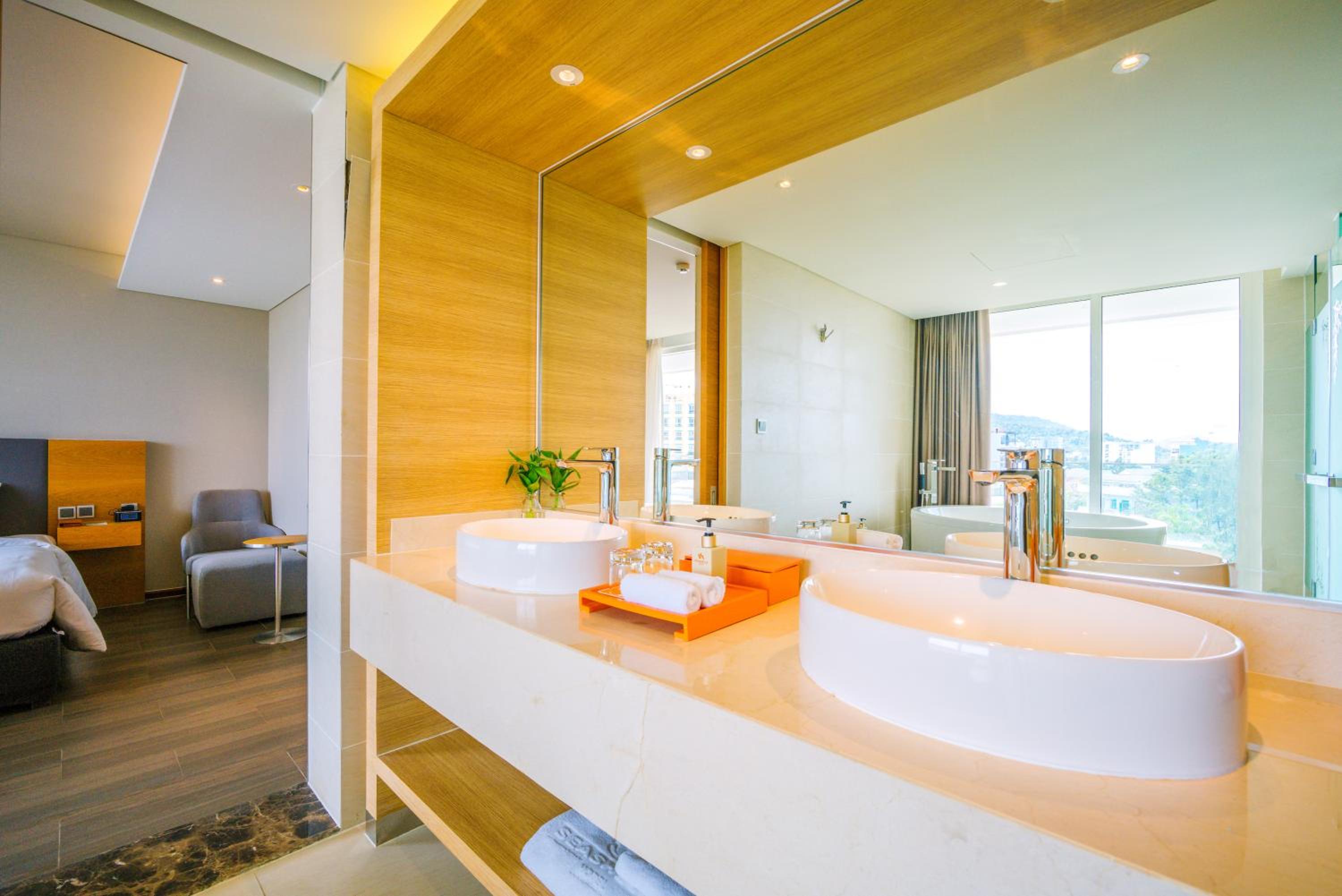 Phu Quoc Suite with one time body massage (40min) for 4 guest photo 3