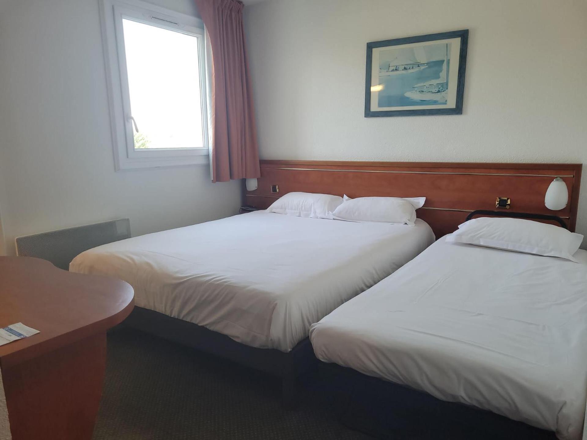 Two Adjacent Rooms (2 Adults+ 3 Children)