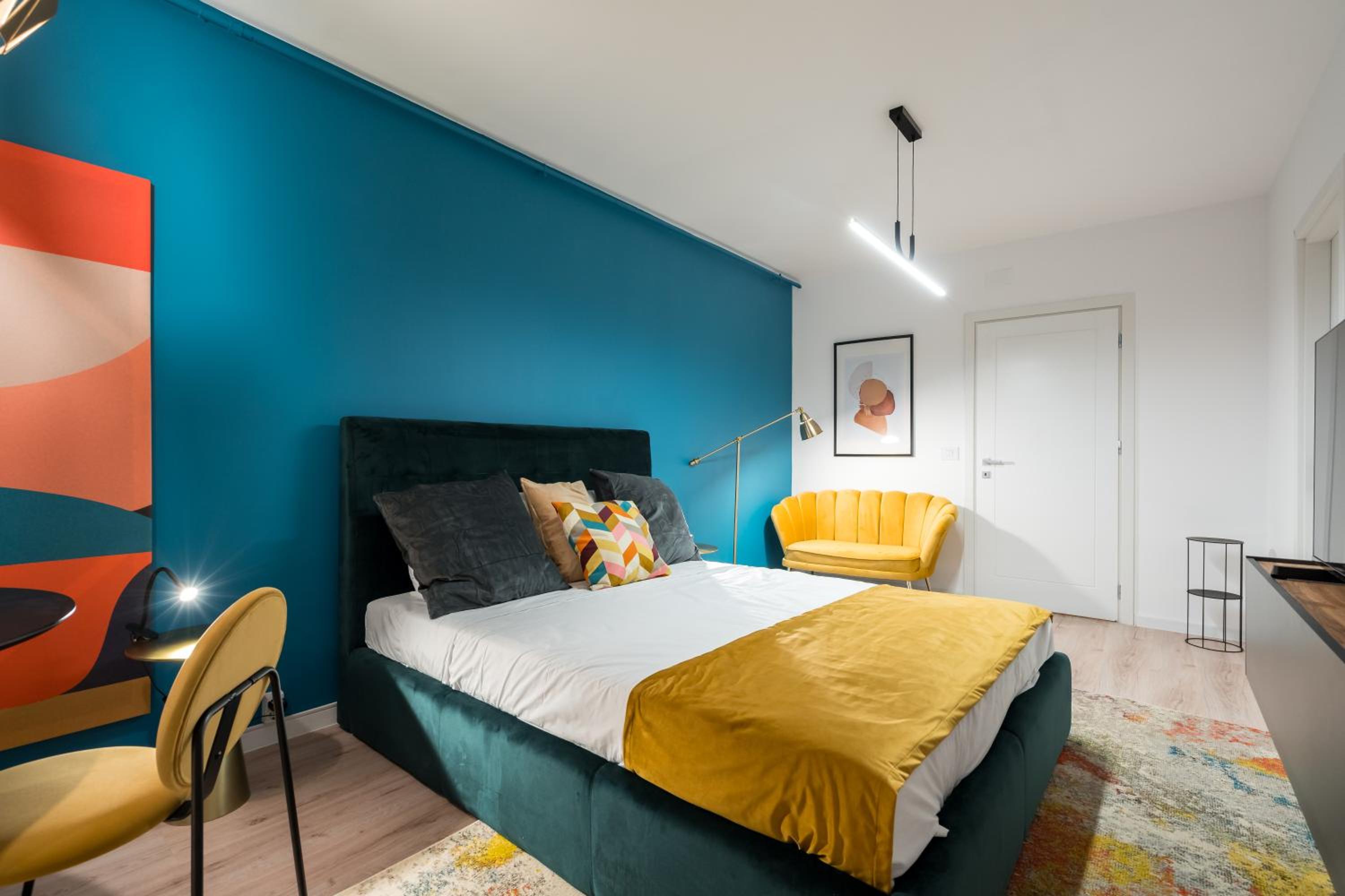 Studio Apartment with King Bed photo 2